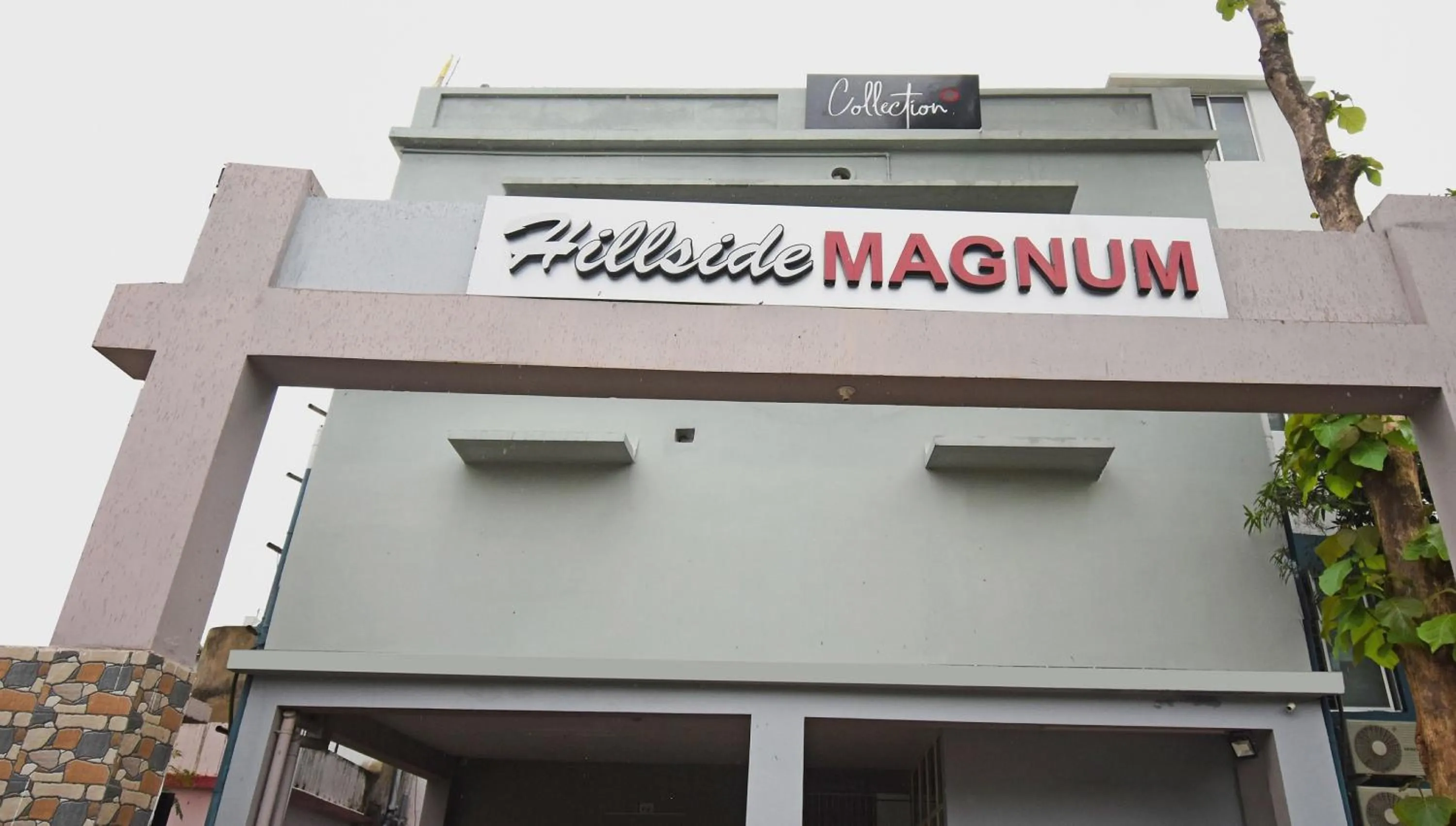 Facade/entrance in Super Collection O Sayhallo Hillside Magnum