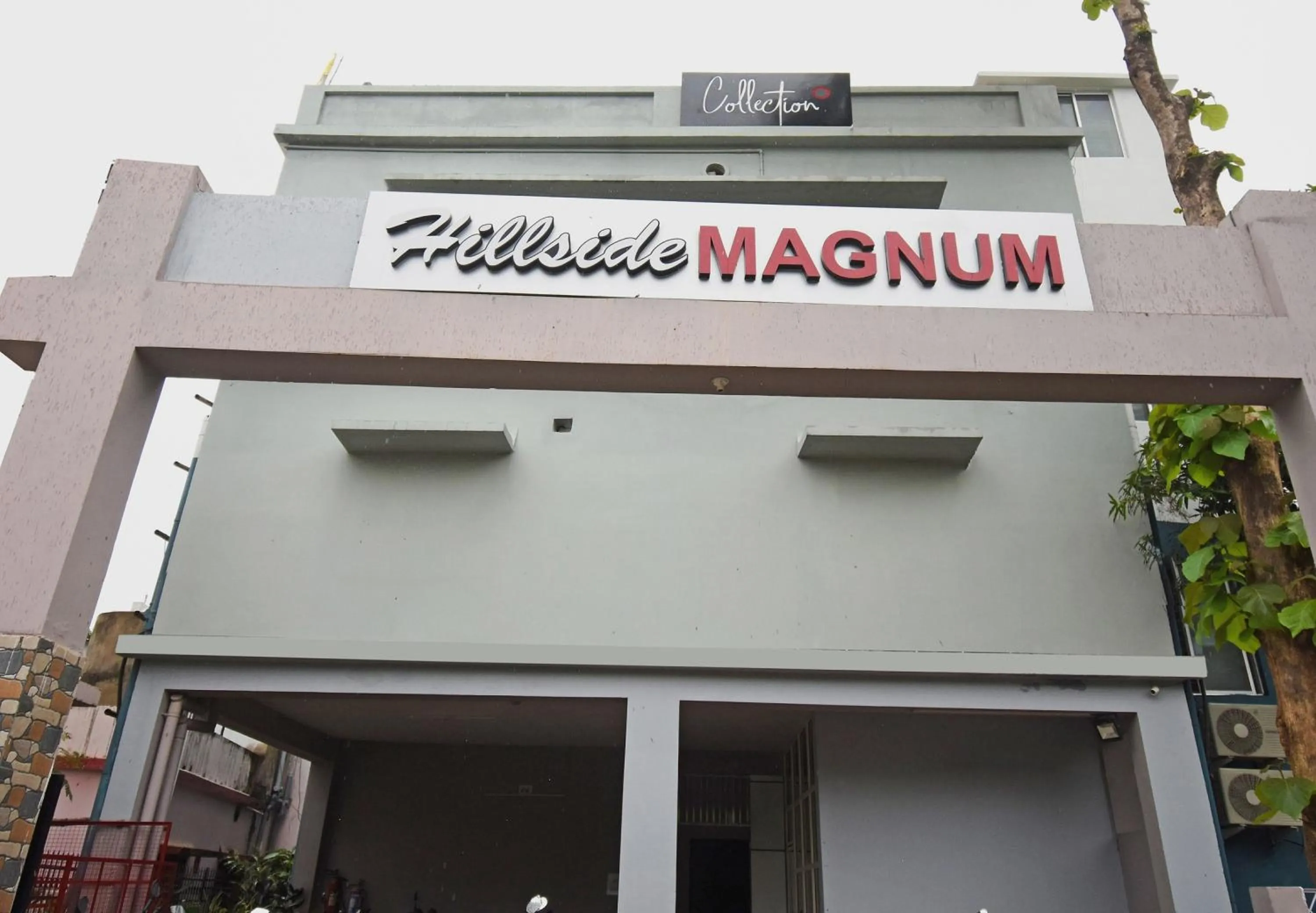 Facade/entrance in Super Collection O Sayhallo Hillside Magnum