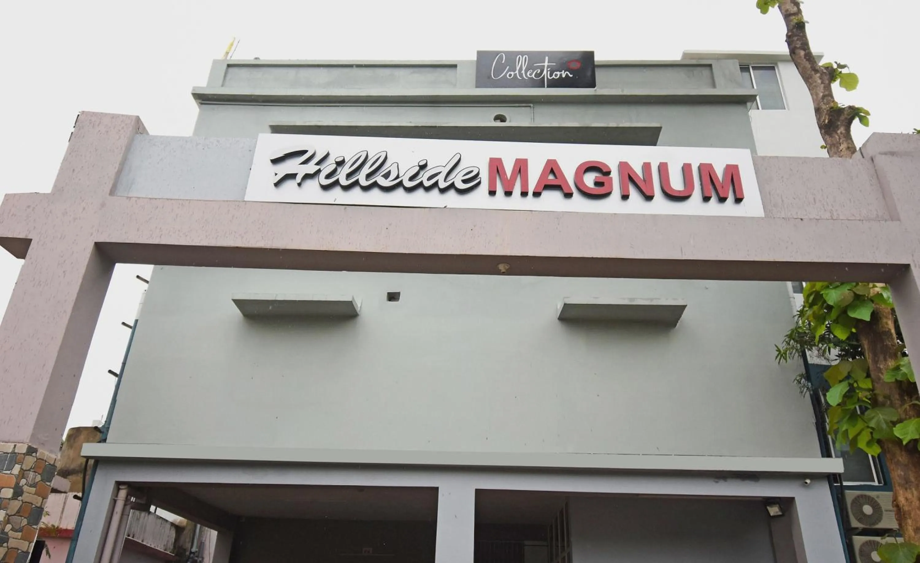 Facade/entrance in Super Collection O Sayhallo Hillside Magnum