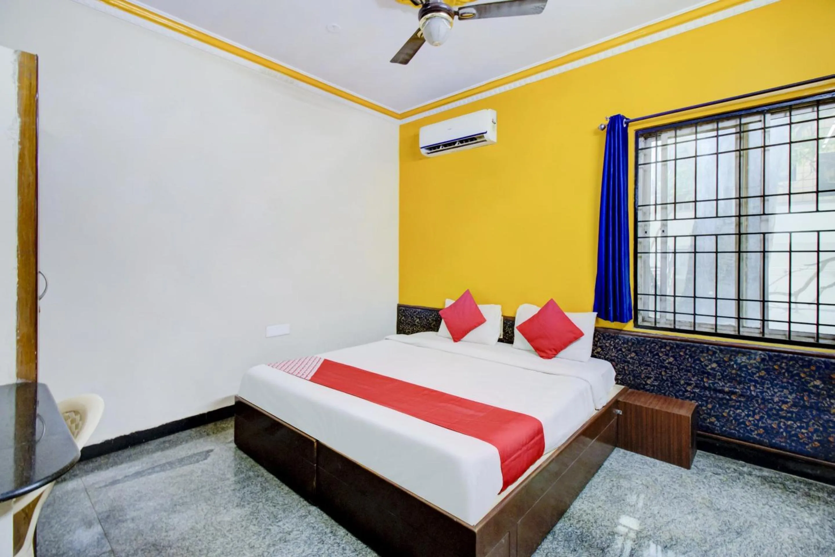 Bedroom in Hotel O Vijay Residency