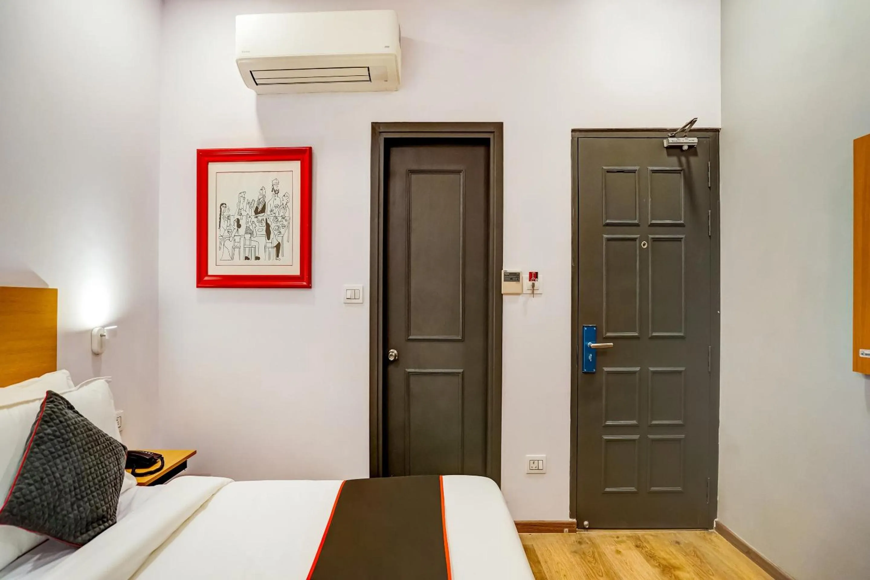 Bedroom, Bed in Super Townhouse Sector 19 Fun Republic Mall Indiranagar