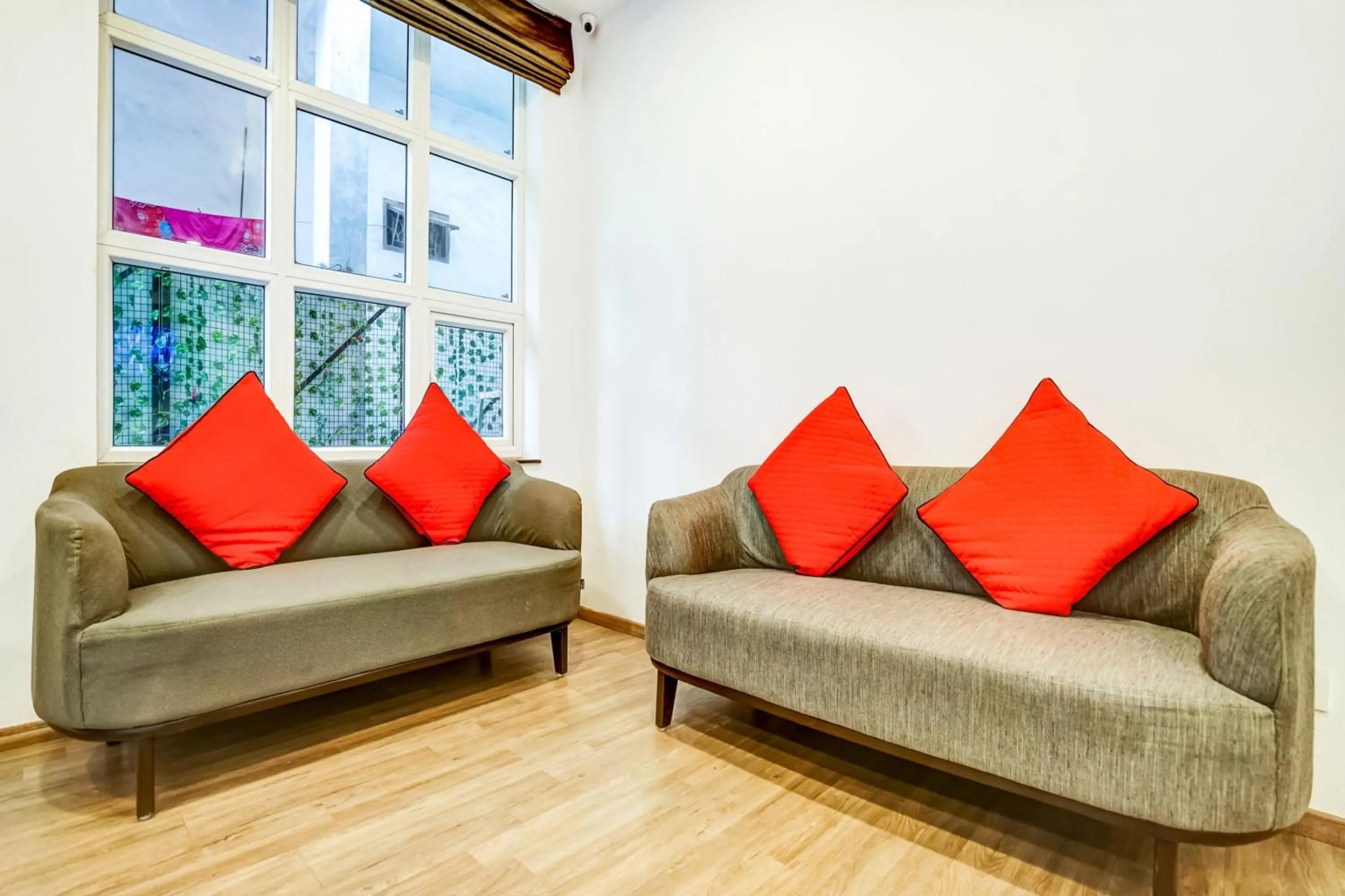 Lobby or reception in Super Townhouse Sector 19 Fun Republic Mall Indiranagar