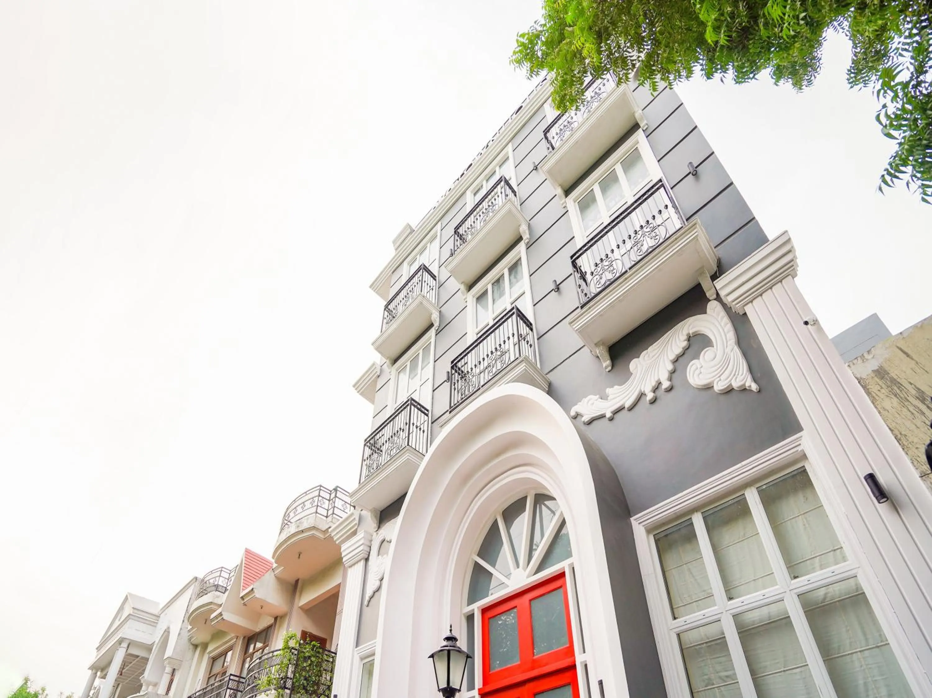 Facade/entrance in Super Townhouse Sector 19 Fun Republic Mall Indiranagar