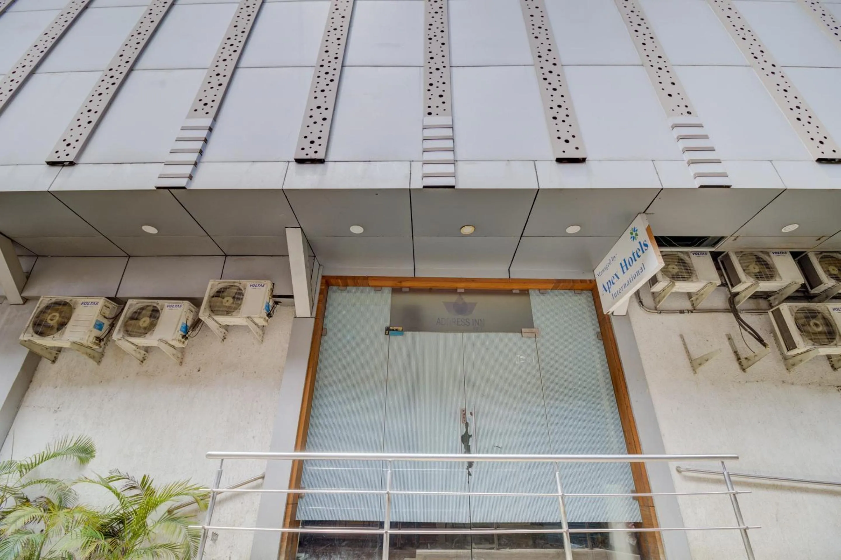 Facade/entrance in Hotel O Address Inn