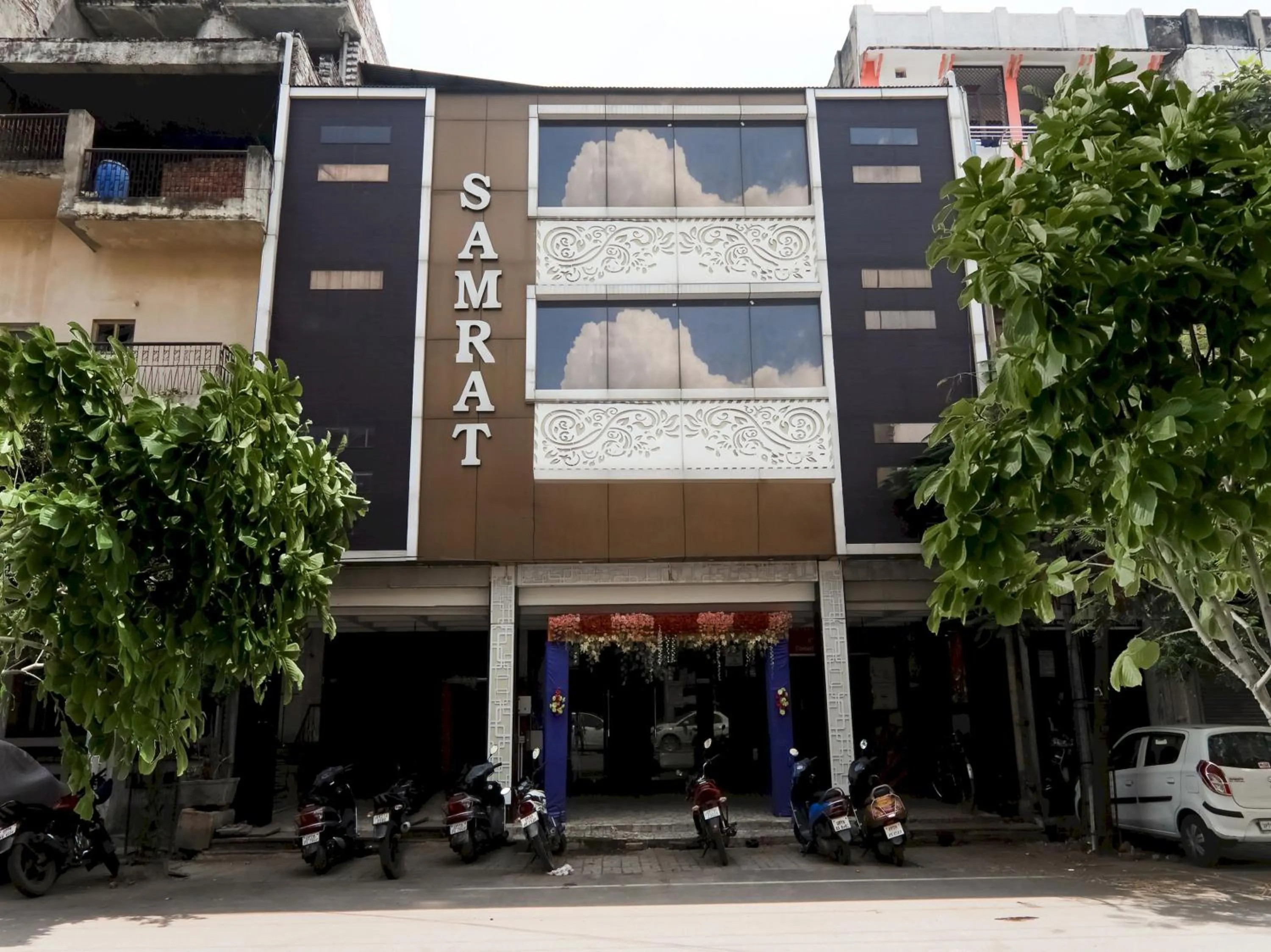 Facade/entrance in Hotel O Samrat