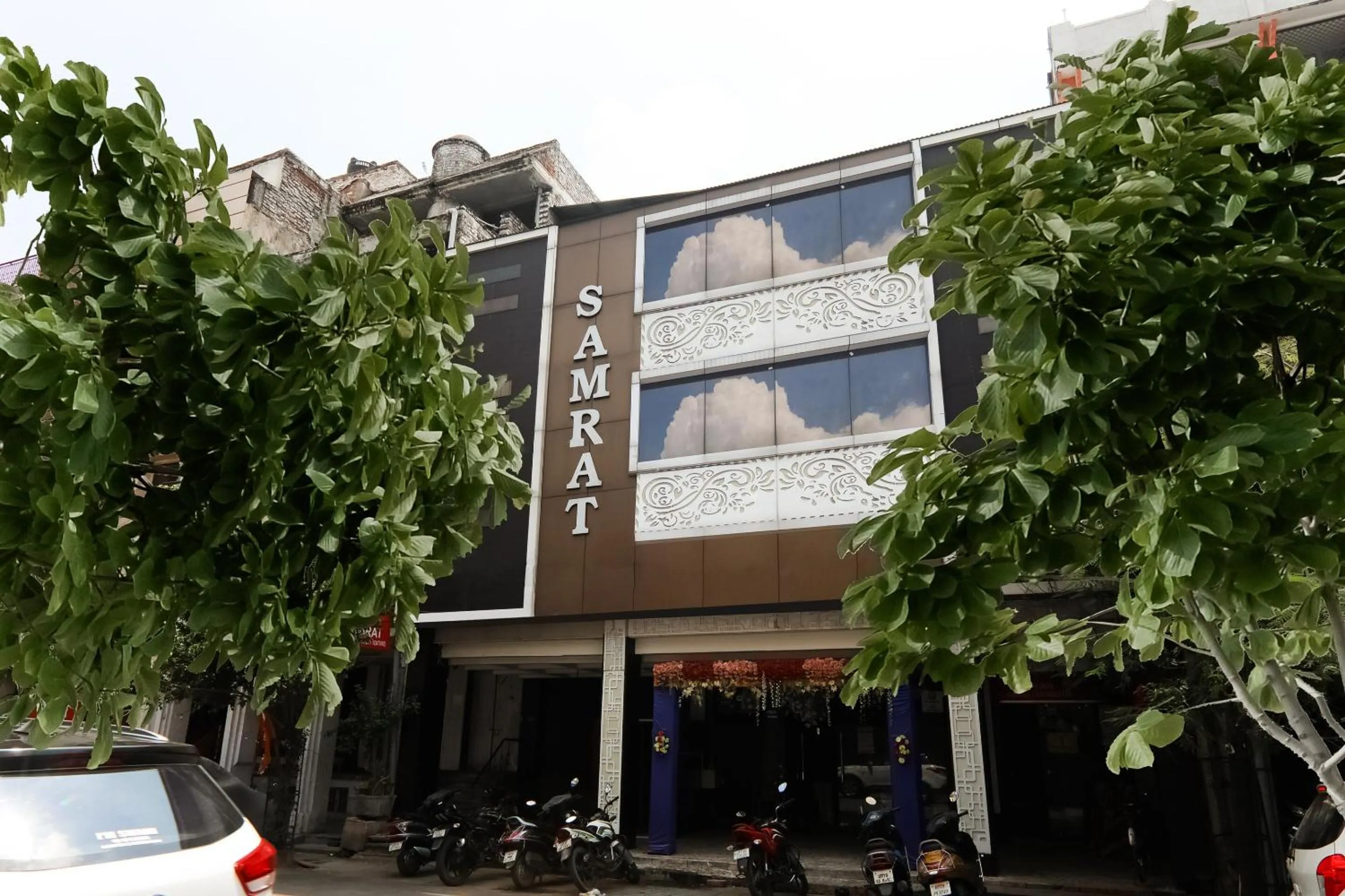 Facade/entrance in Hotel O Samrat