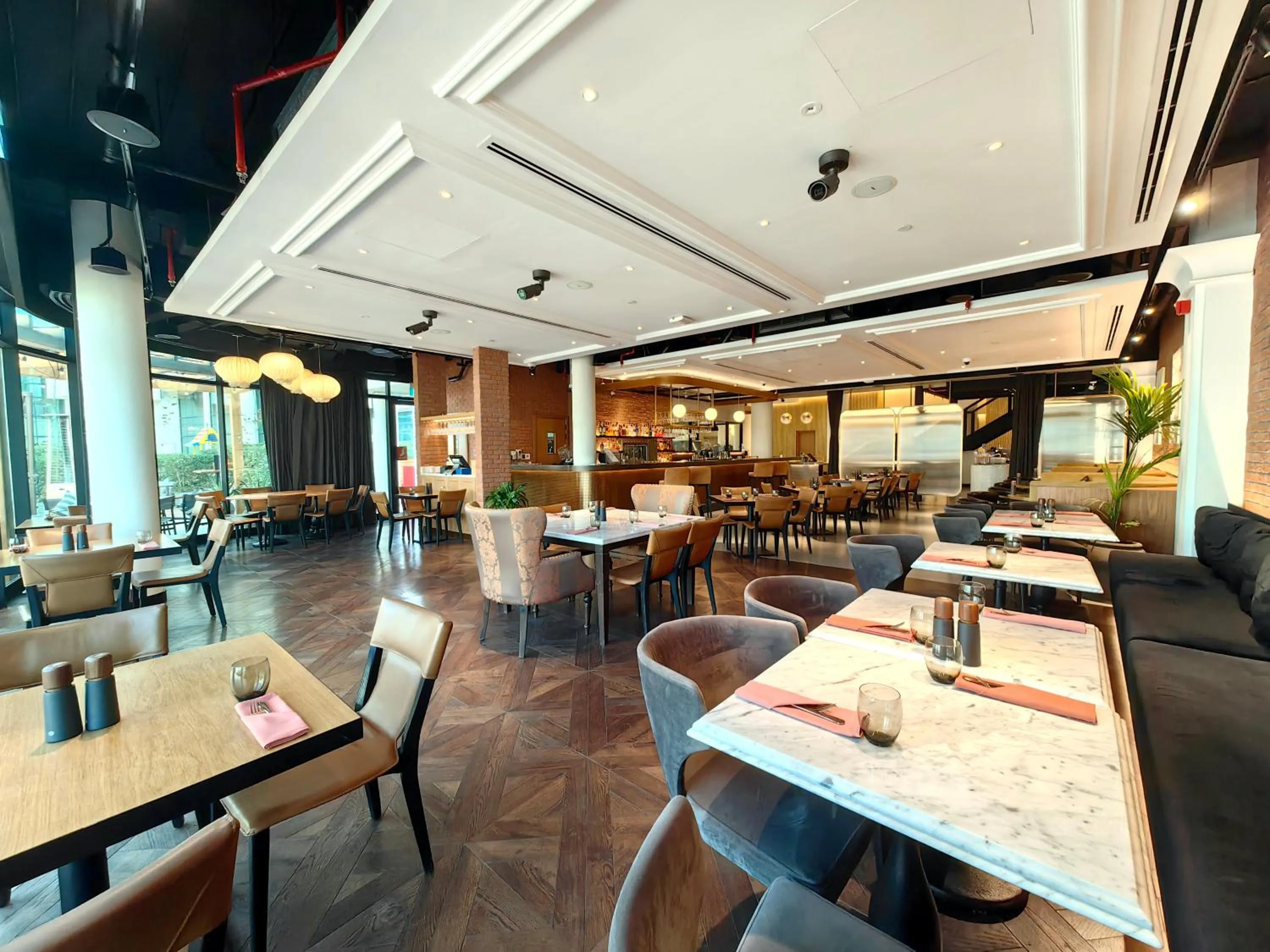 Restaurant/places to eat in Millennium Airport Hotel Dubai