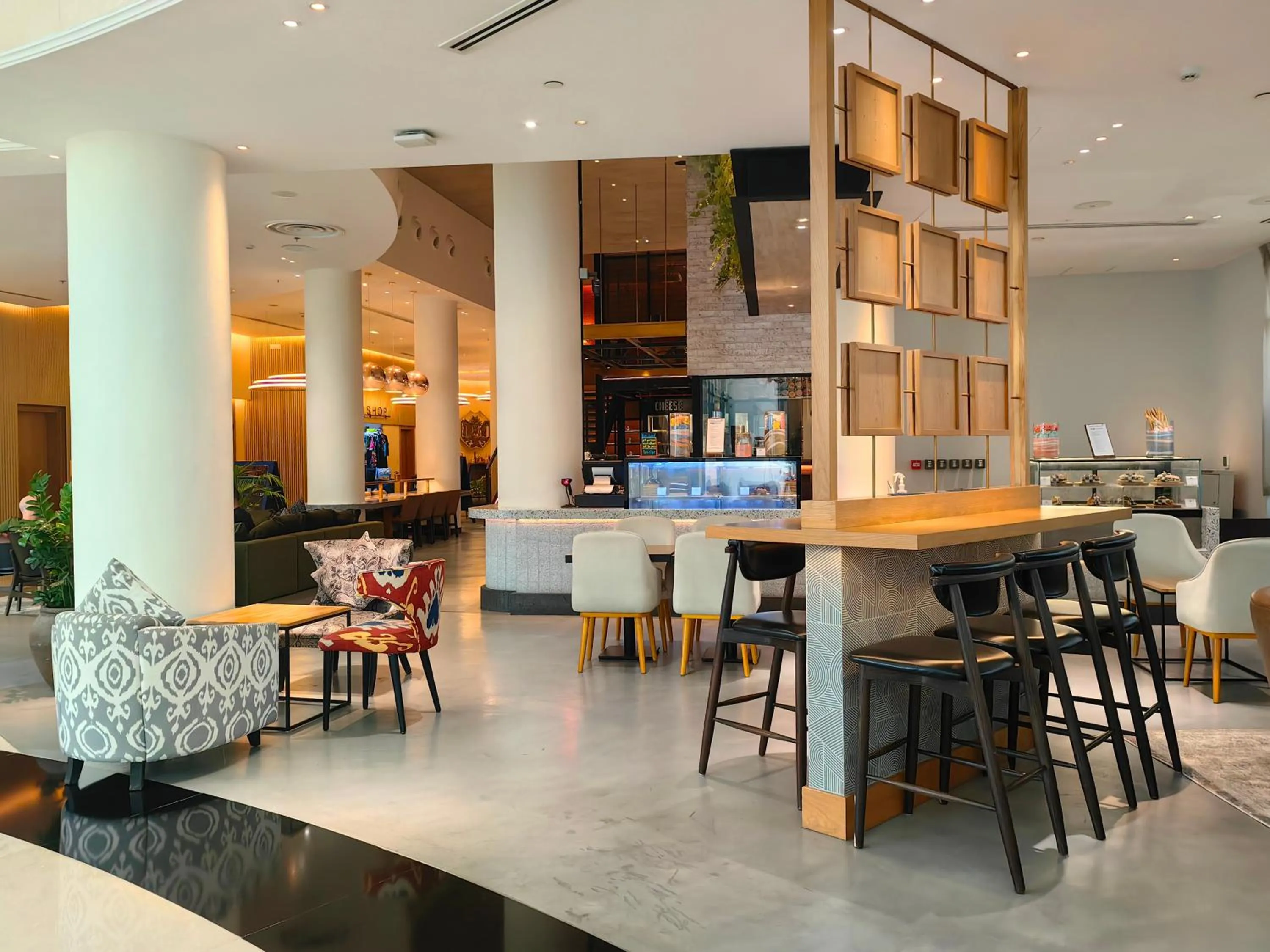 Restaurant/places to eat in Millennium Airport Hotel Dubai