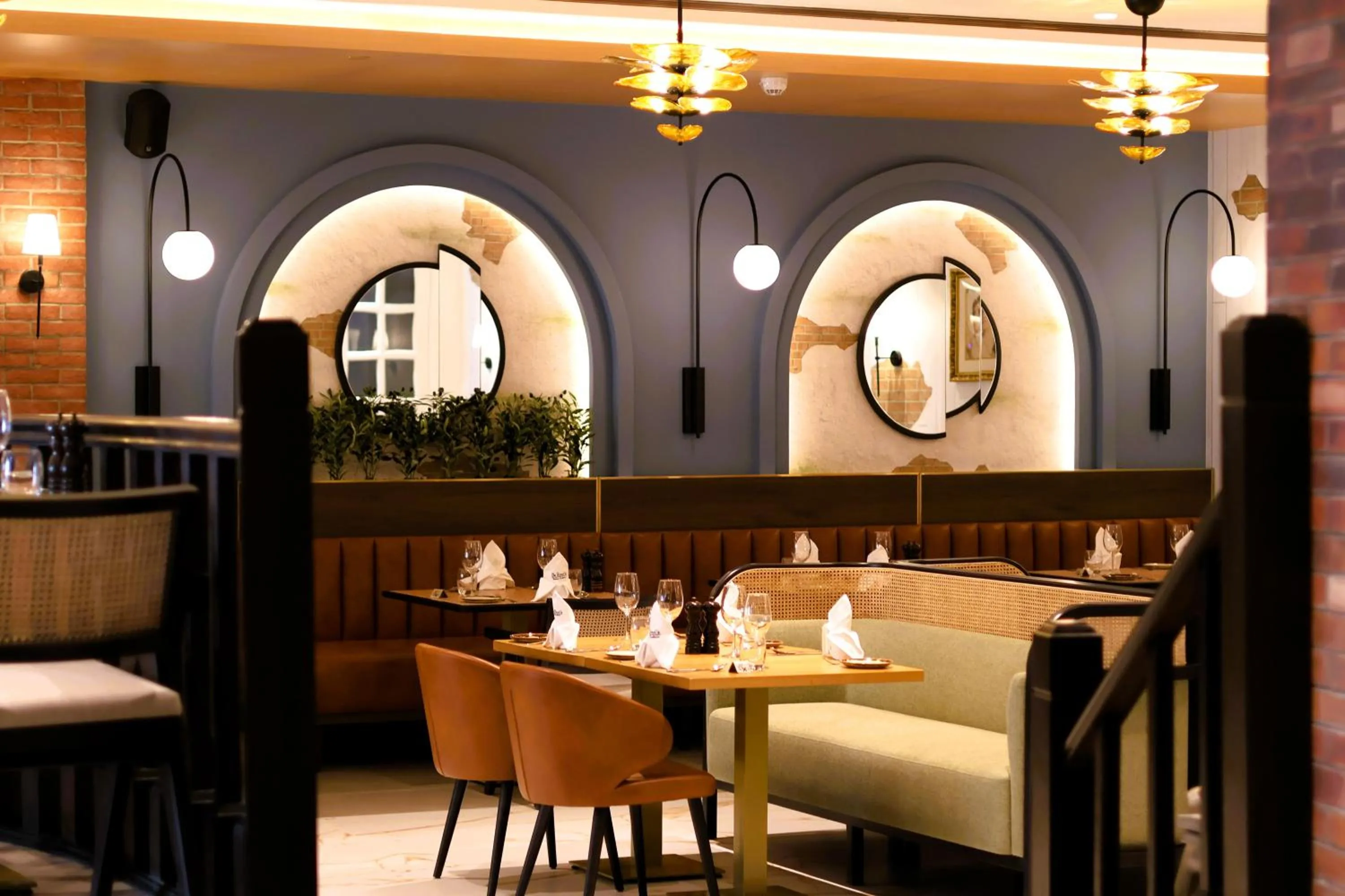 Restaurant/places to eat in Millennium Airport Hotel Dubai