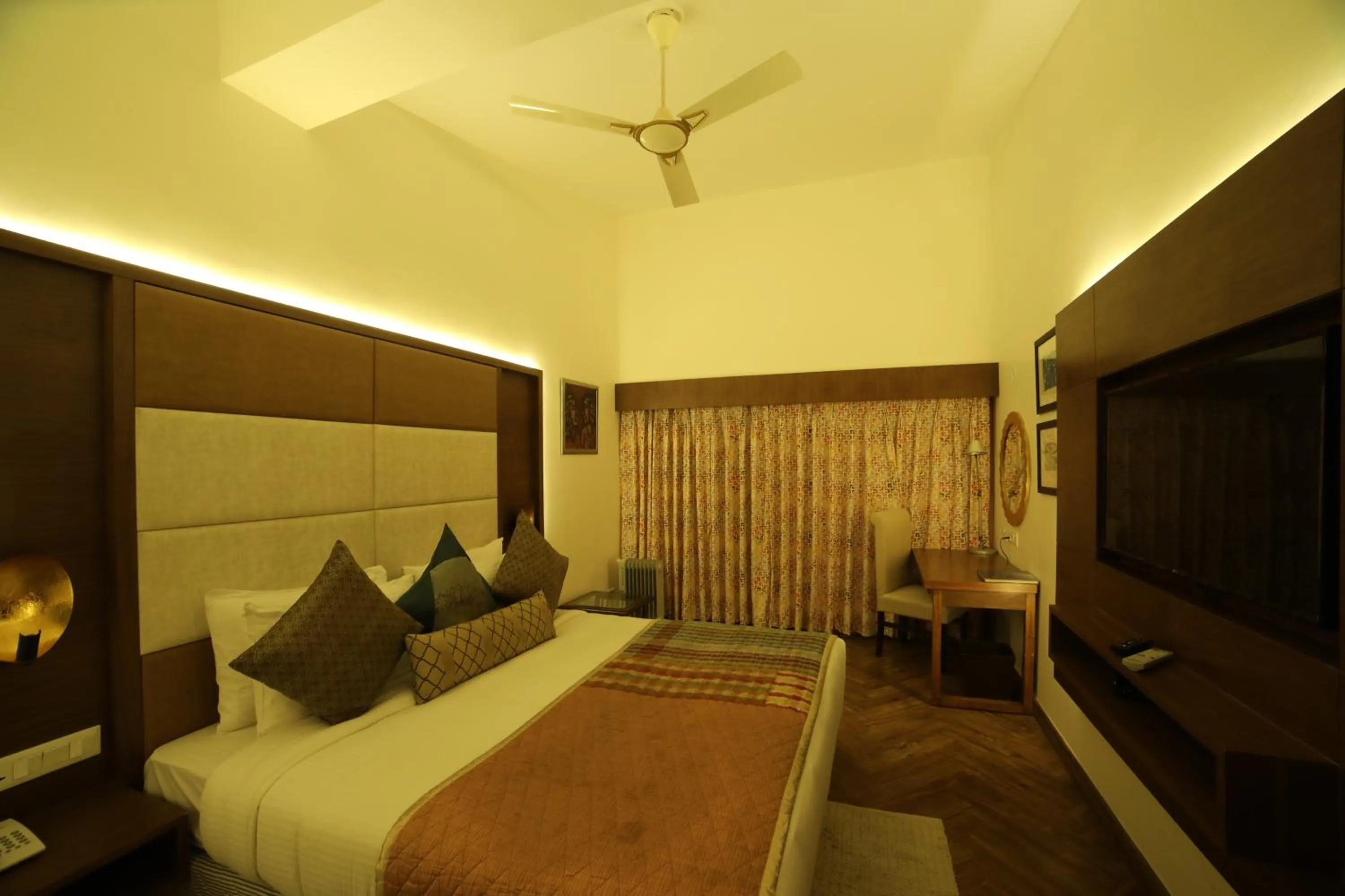 Bedroom, Bed in juSTa Mukteshwar Retreat & Spa