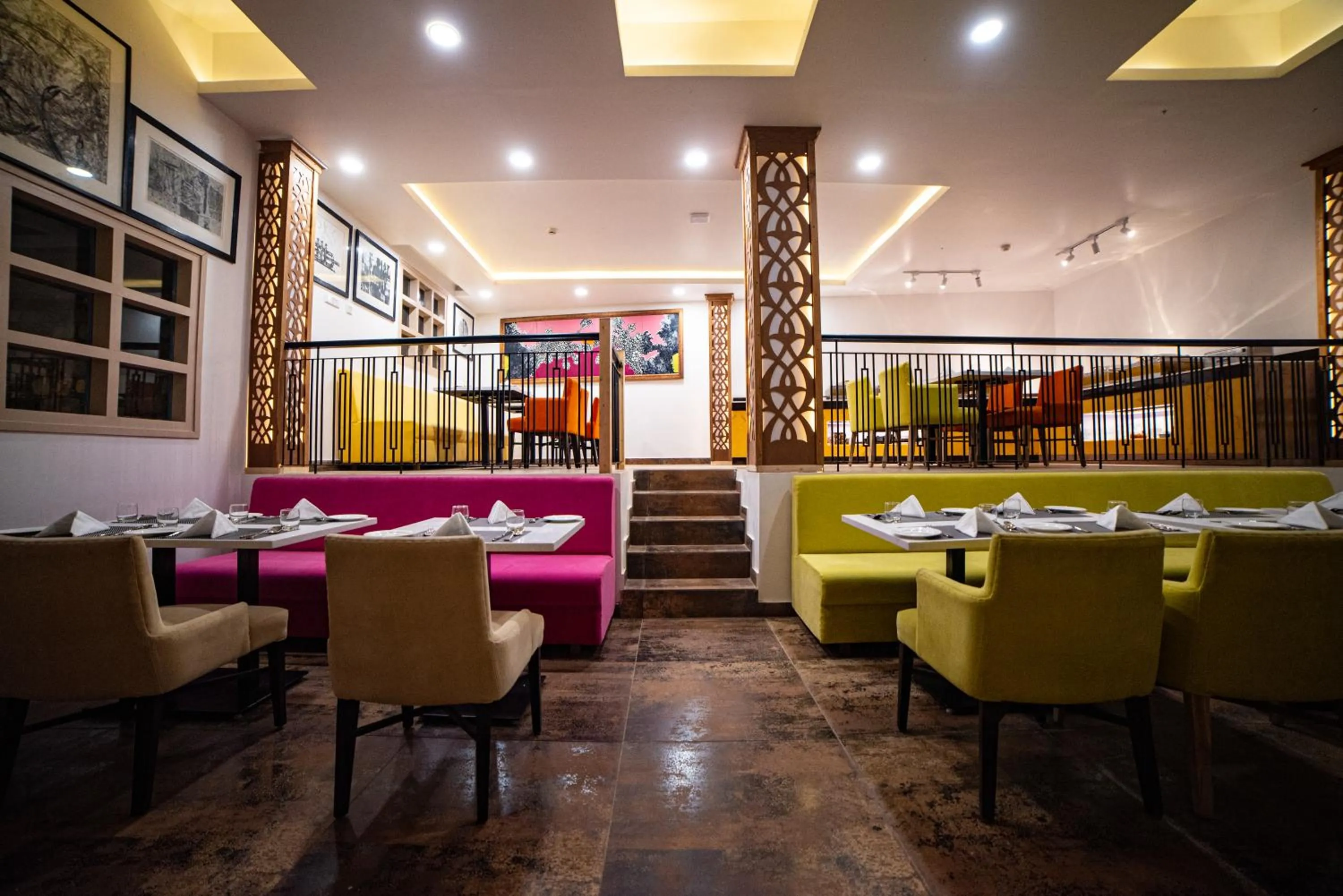 Restaurant/places to eat in juSTa Mukteshwar Retreat & Spa