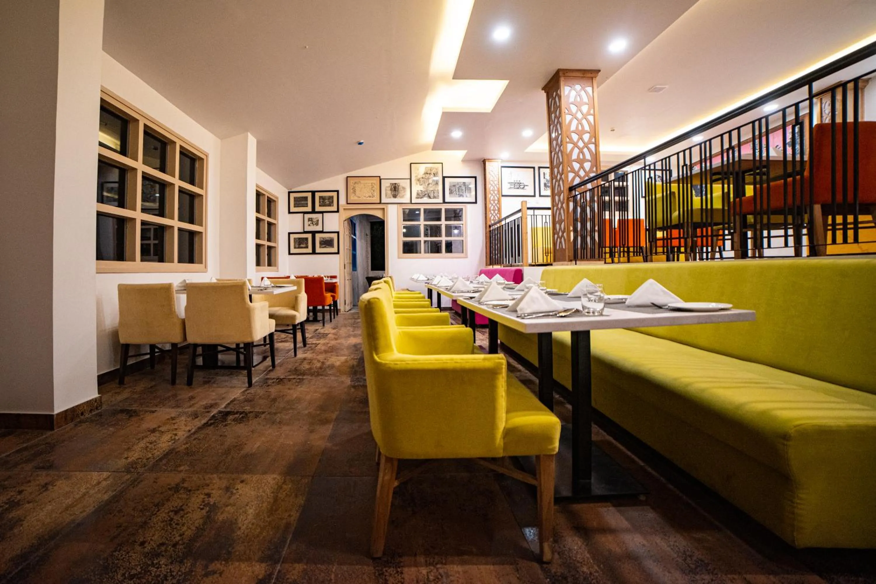 Restaurant/places to eat in juSTa Mukteshwar Retreat & Spa