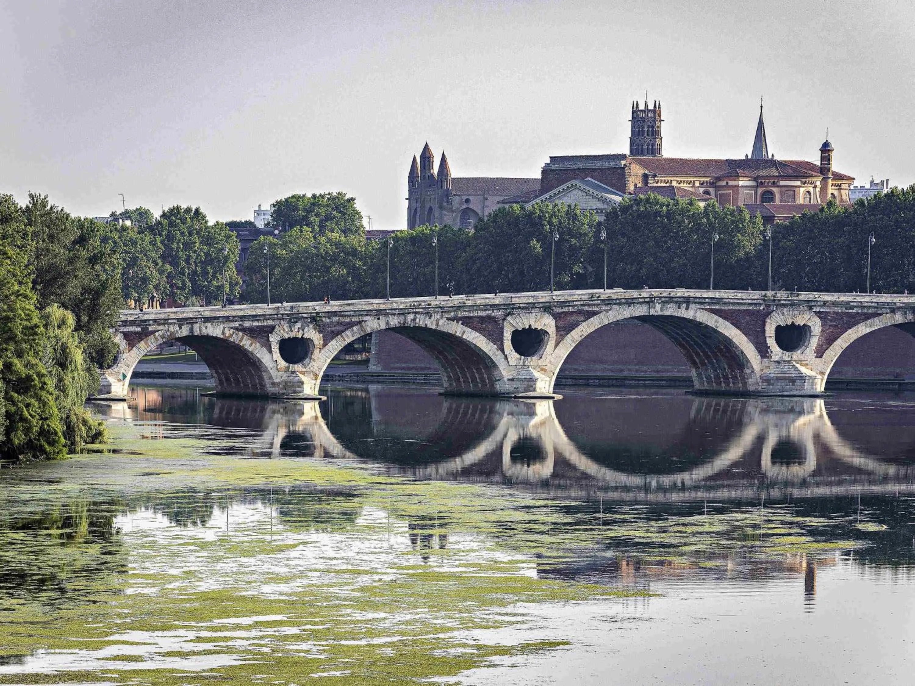 Property building in hotelF1 Toulouse Ramonville