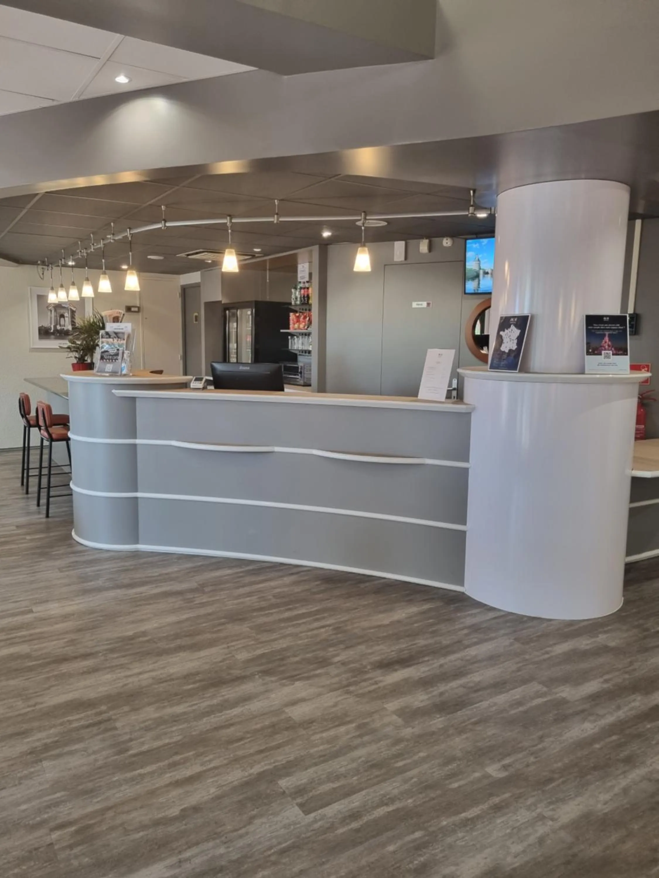 Lobby or reception in ACE Hôtel Travel Fabrègues - A9 Montpellier Sud