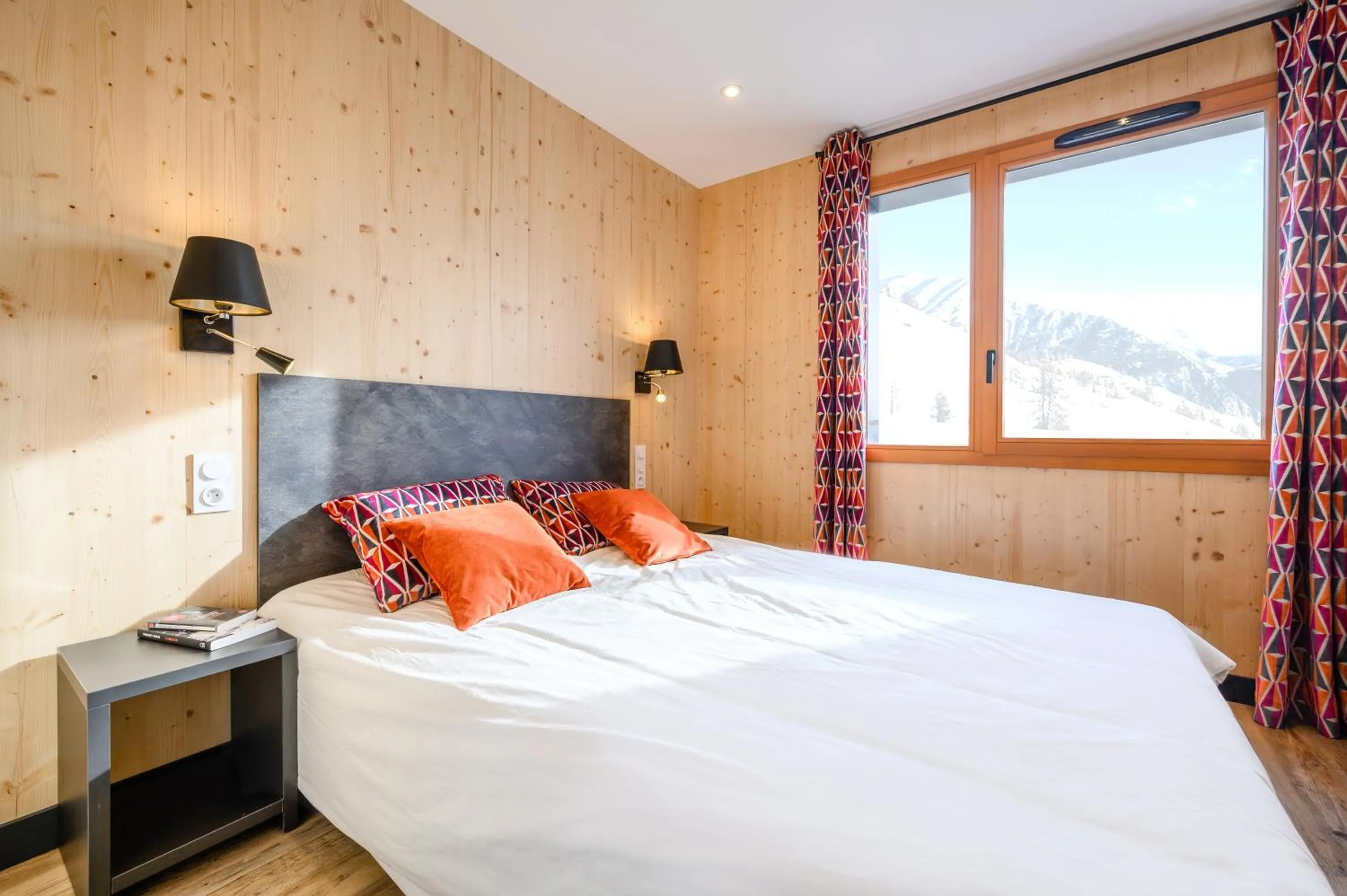 Bedroom, Bed in Résidence Club MMV L'Etoile des Sybelles