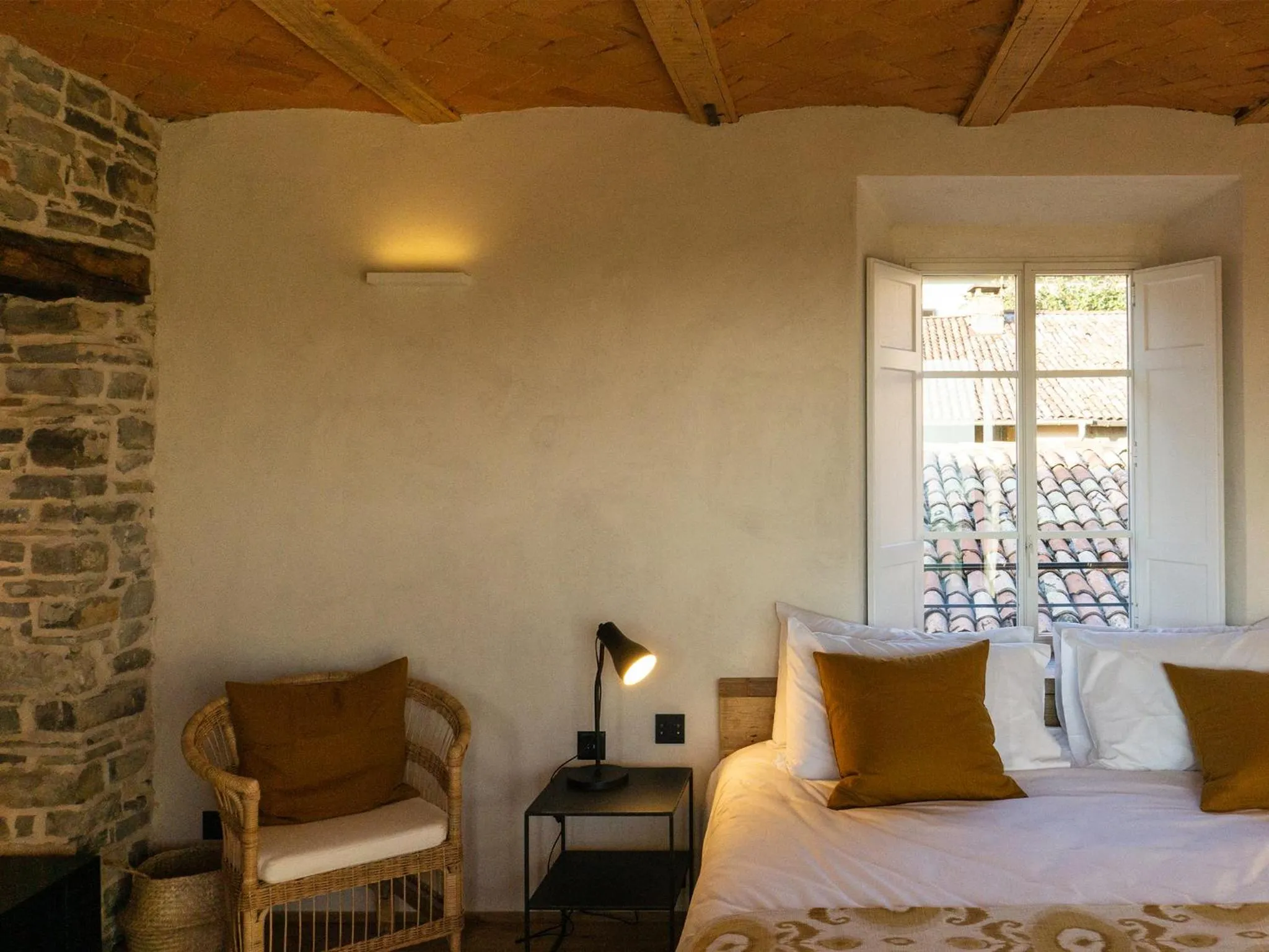 Bed in Locanda San Silvestro - Meride