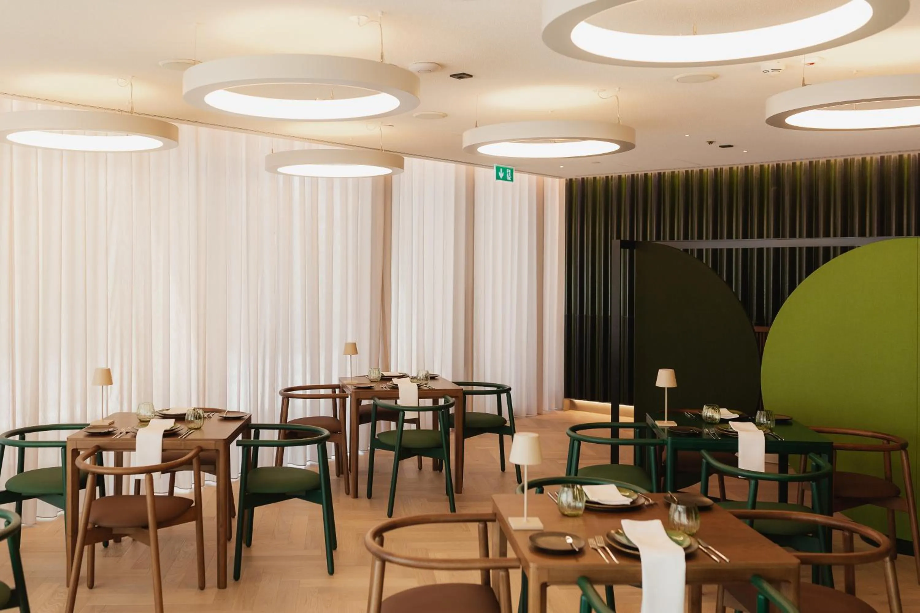 Restaurant/places to eat in Lumen Hotel & The Lisbon Light Show