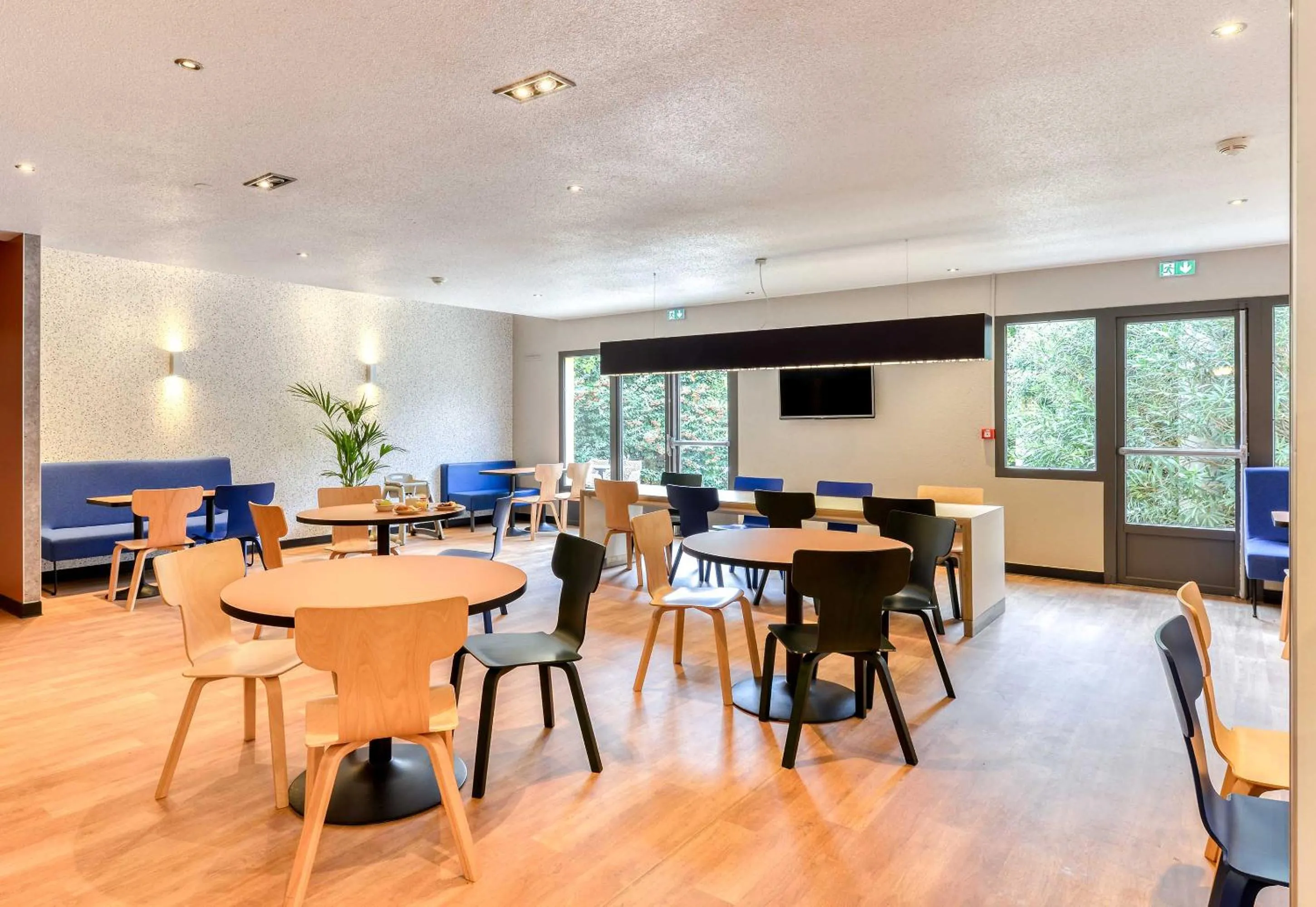 Restaurant/places to eat in B&B HOTEL Montpellier Sud Lattes