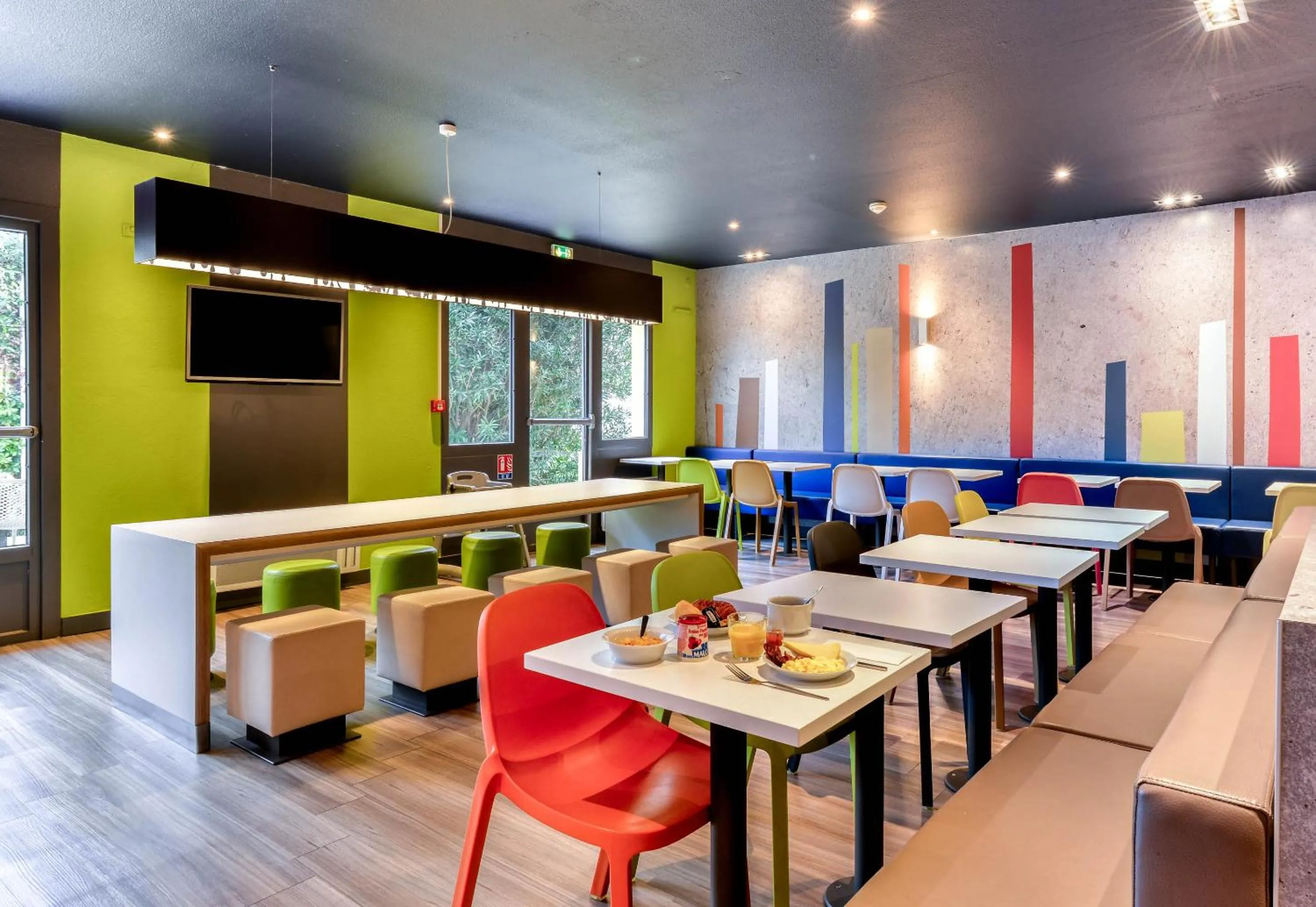 Restaurant/places to eat in B&B HOTEL Montpellier Sud Lattes