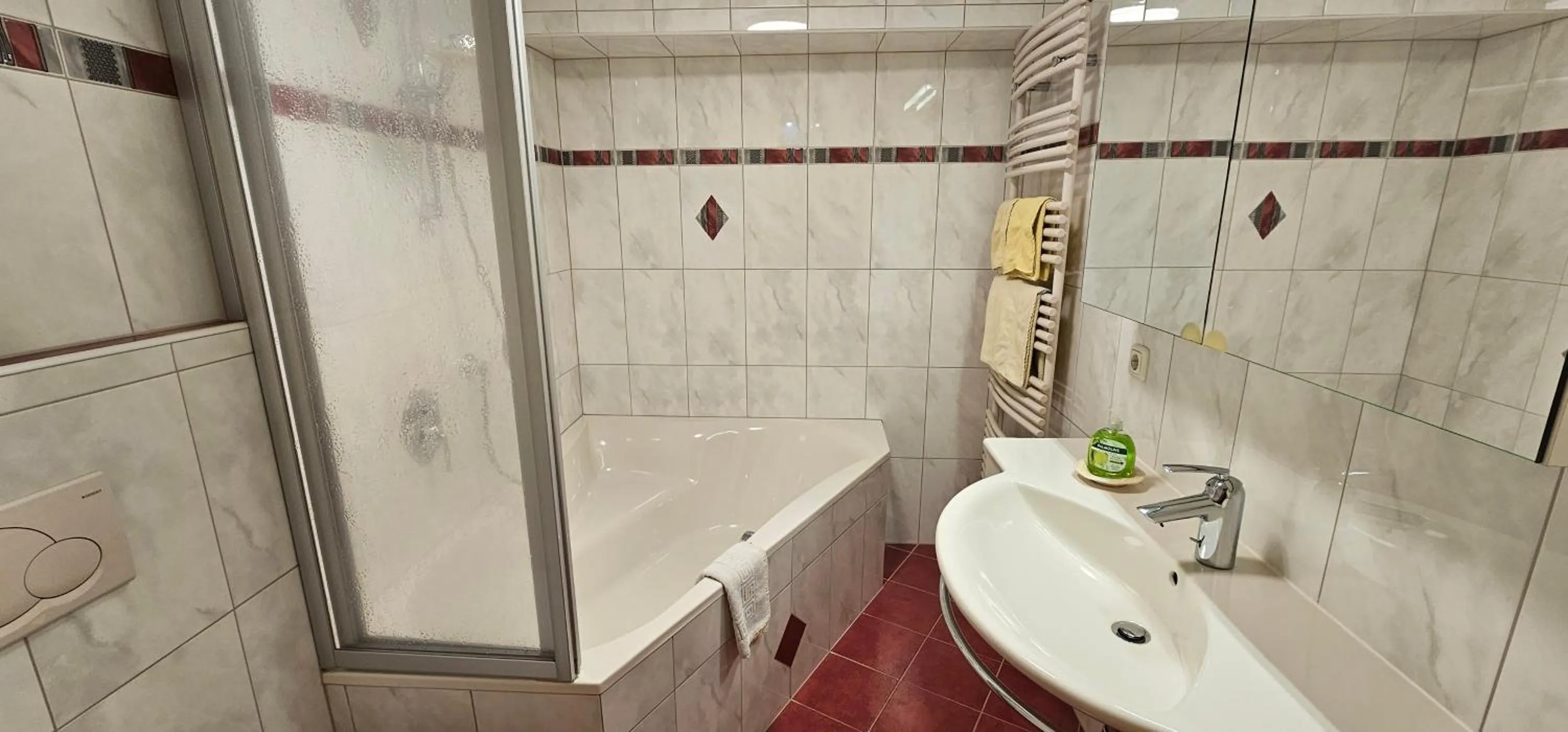 Shower in Hotel-Garni Pramstraller