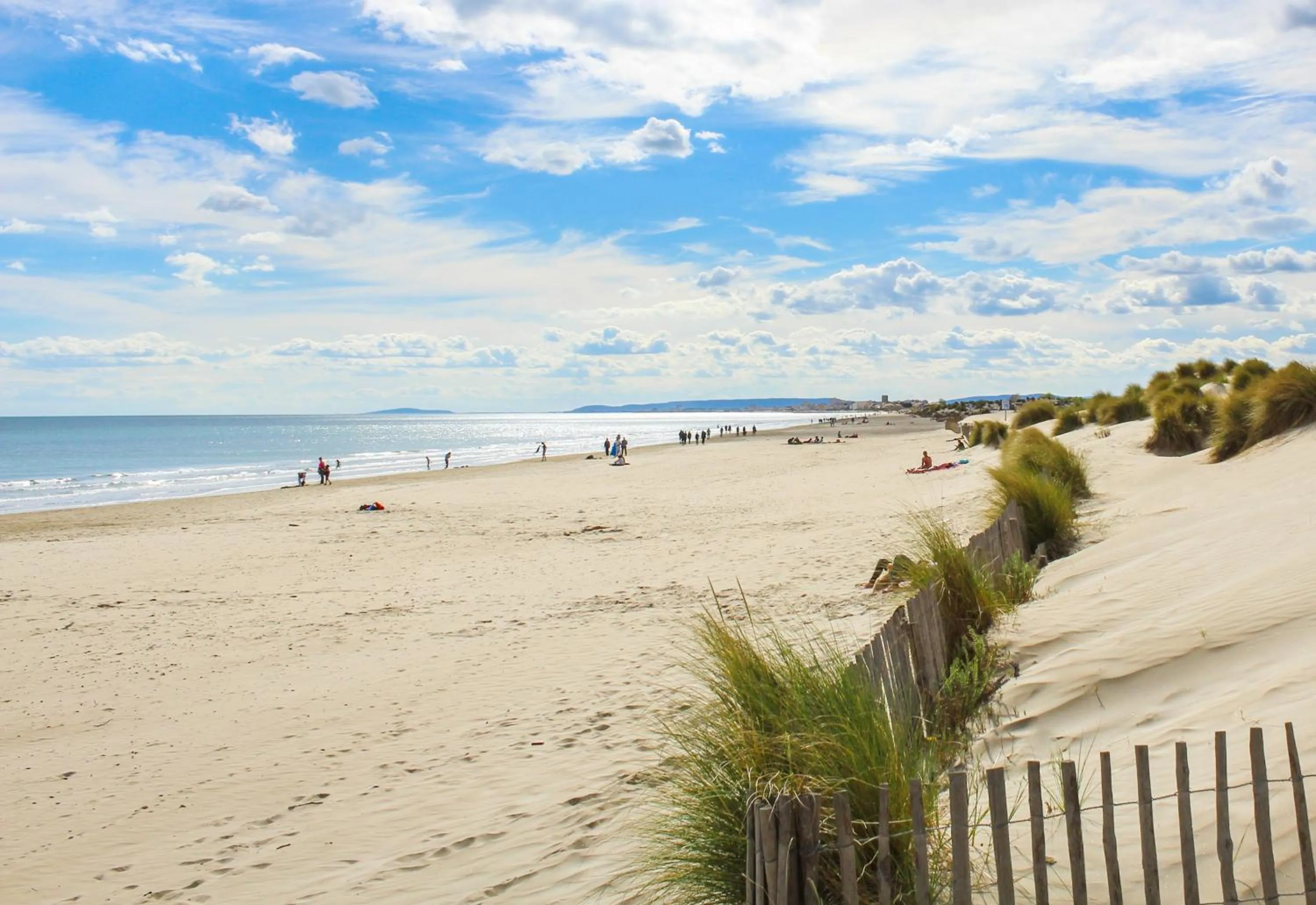 Beach in hotelF1 Montpellier Sud