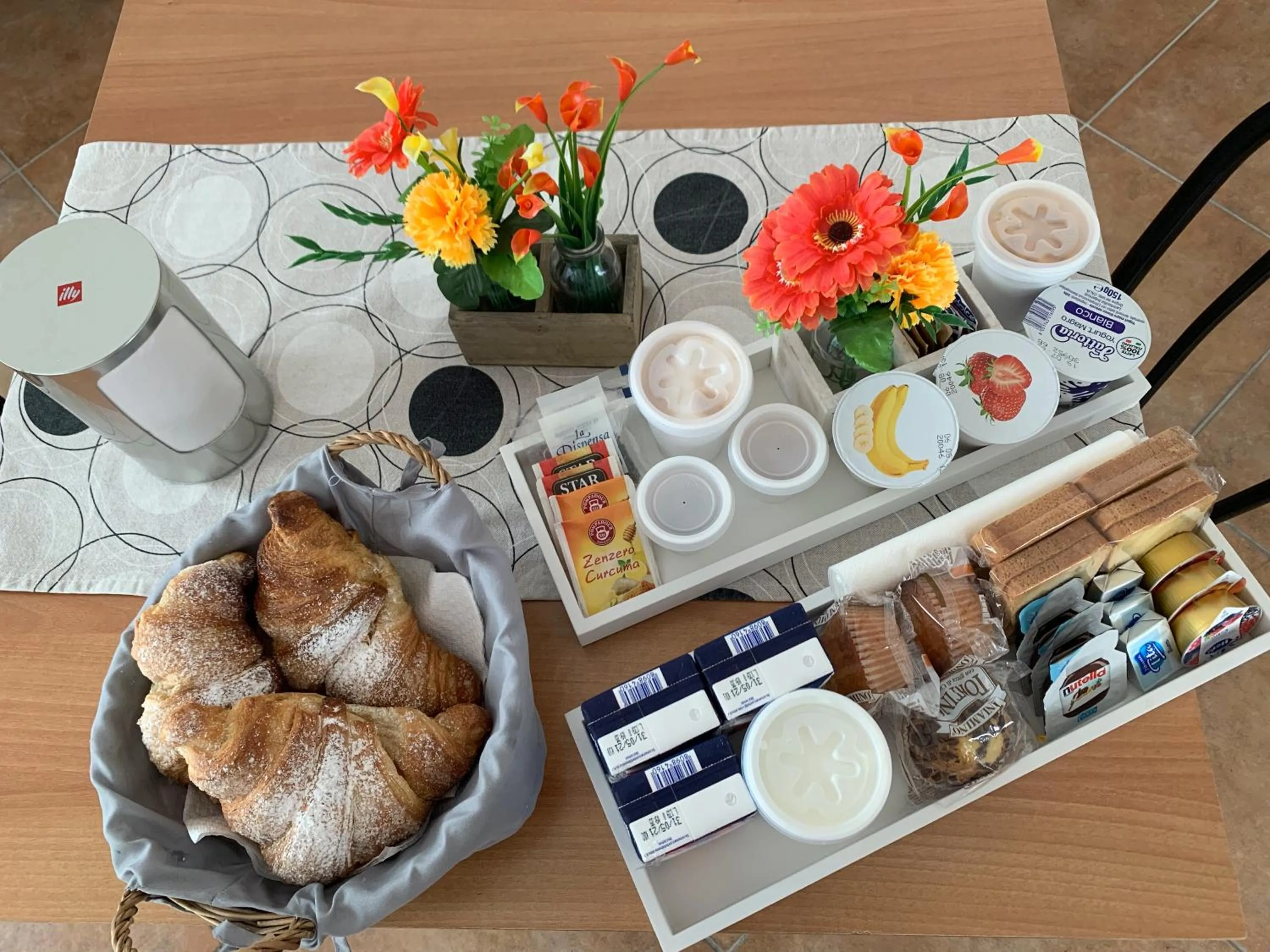 Continental breakfast in Argeste Club Vacanze