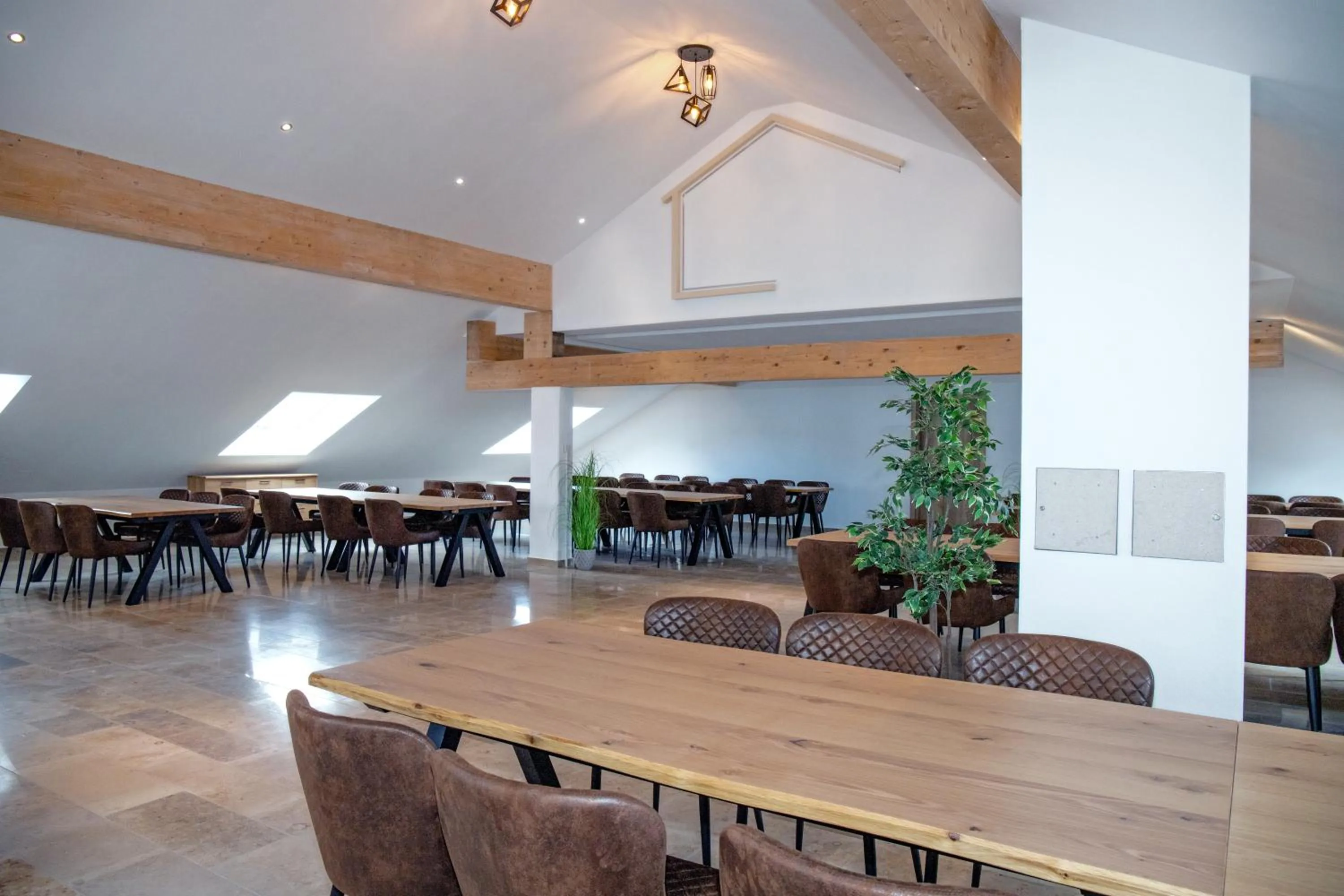 Restaurant/places to eat in Römercastell Wirtshaus & Hotel