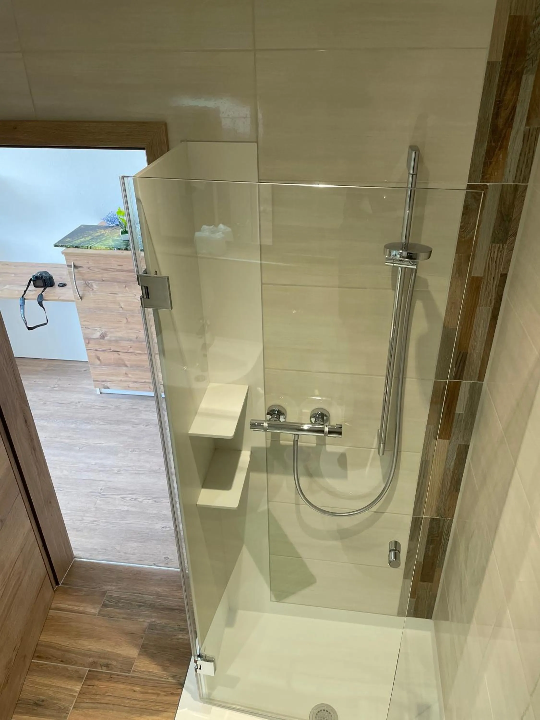 Shower in Römercastell Wirtshaus & Hotel