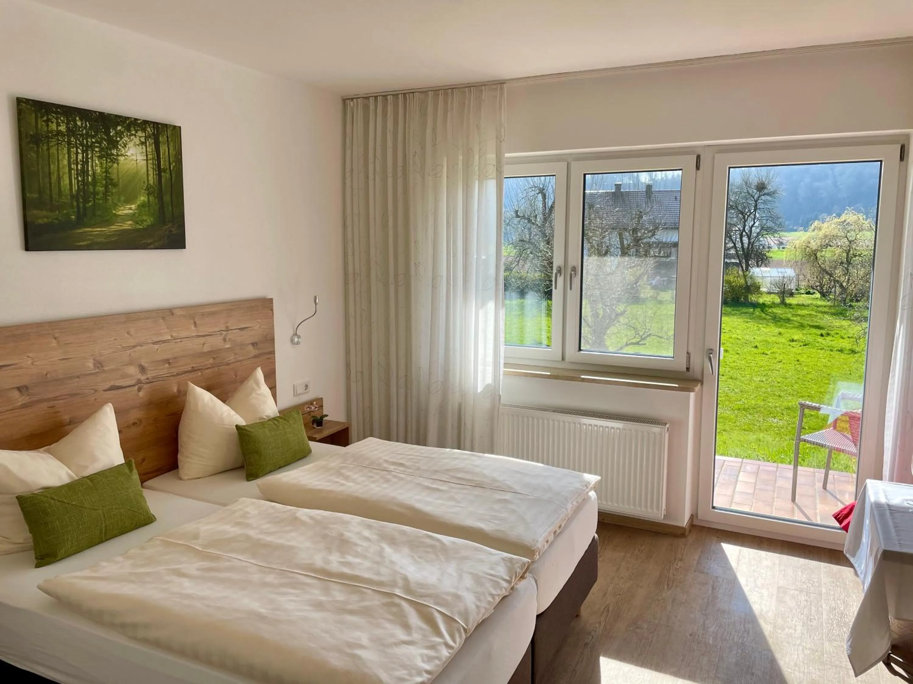 Photo of the whole room, Bed in Römercastell Wirtshaus & Hotel