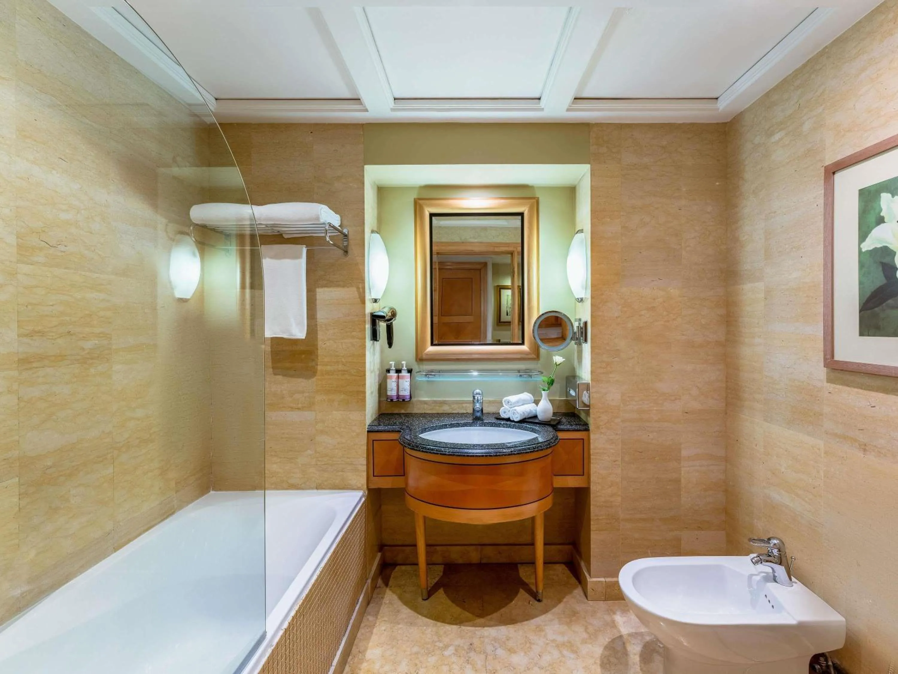 Bedroom in Mövenpick Hotel Doha