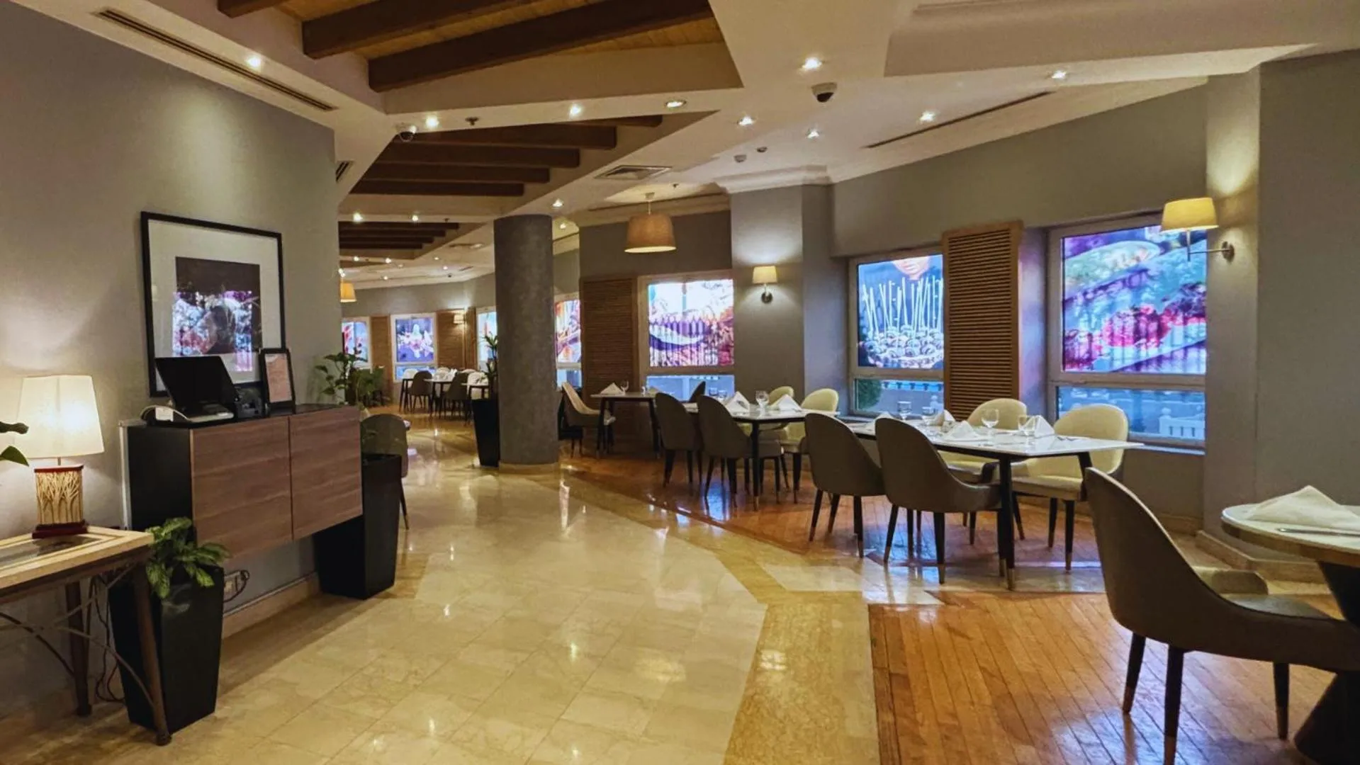 Restaurant/places to eat in Mövenpick Hotel Doha