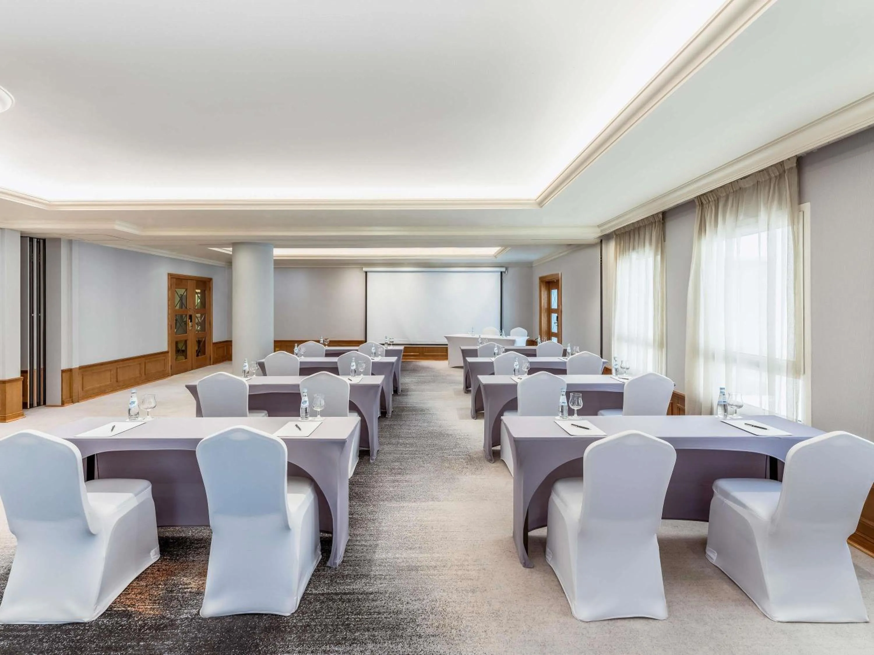 Meeting/conference room in Mövenpick Hotel Doha