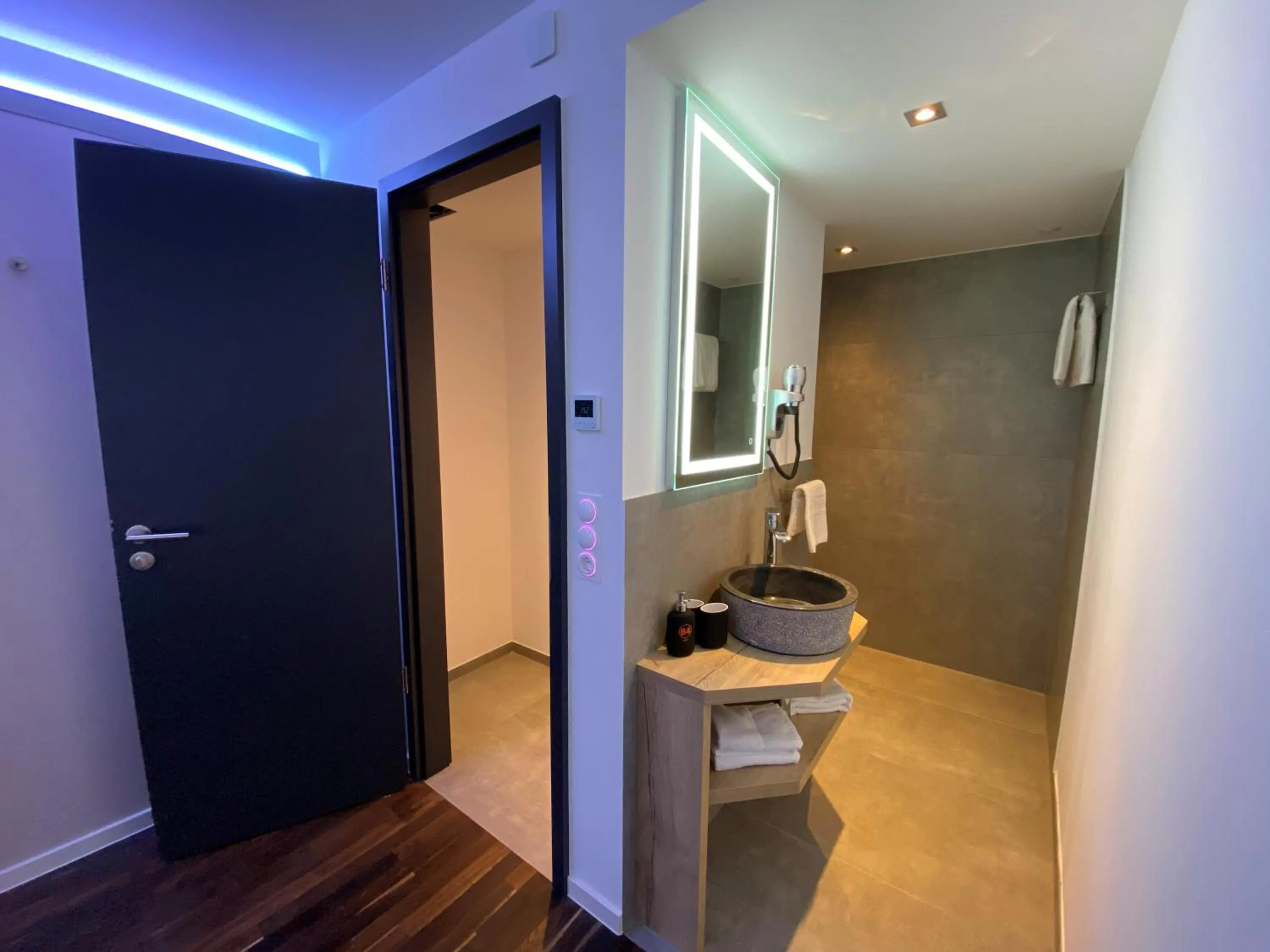 Bathroom in Hotel B4