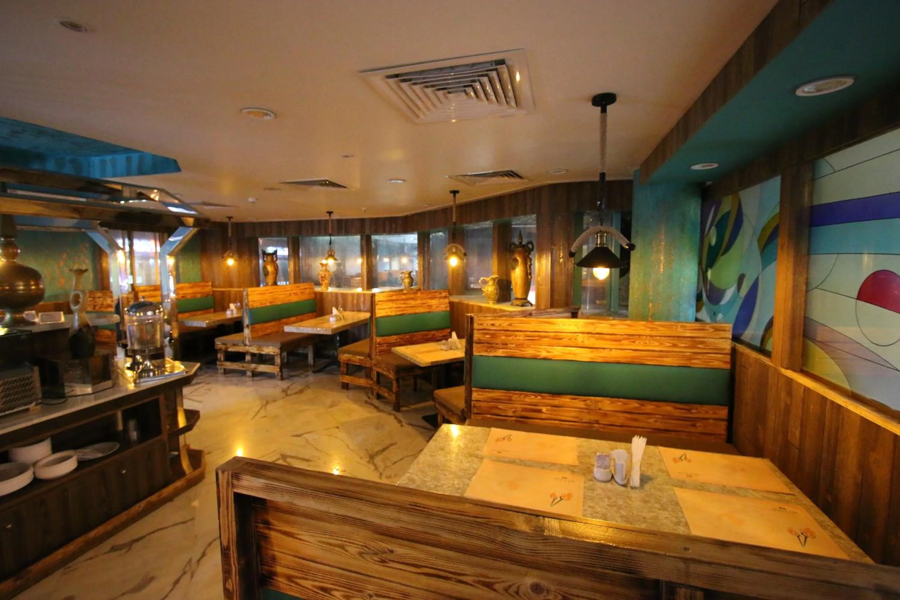 Restaurant/Places to Eat in Grand Mayfair Hotel