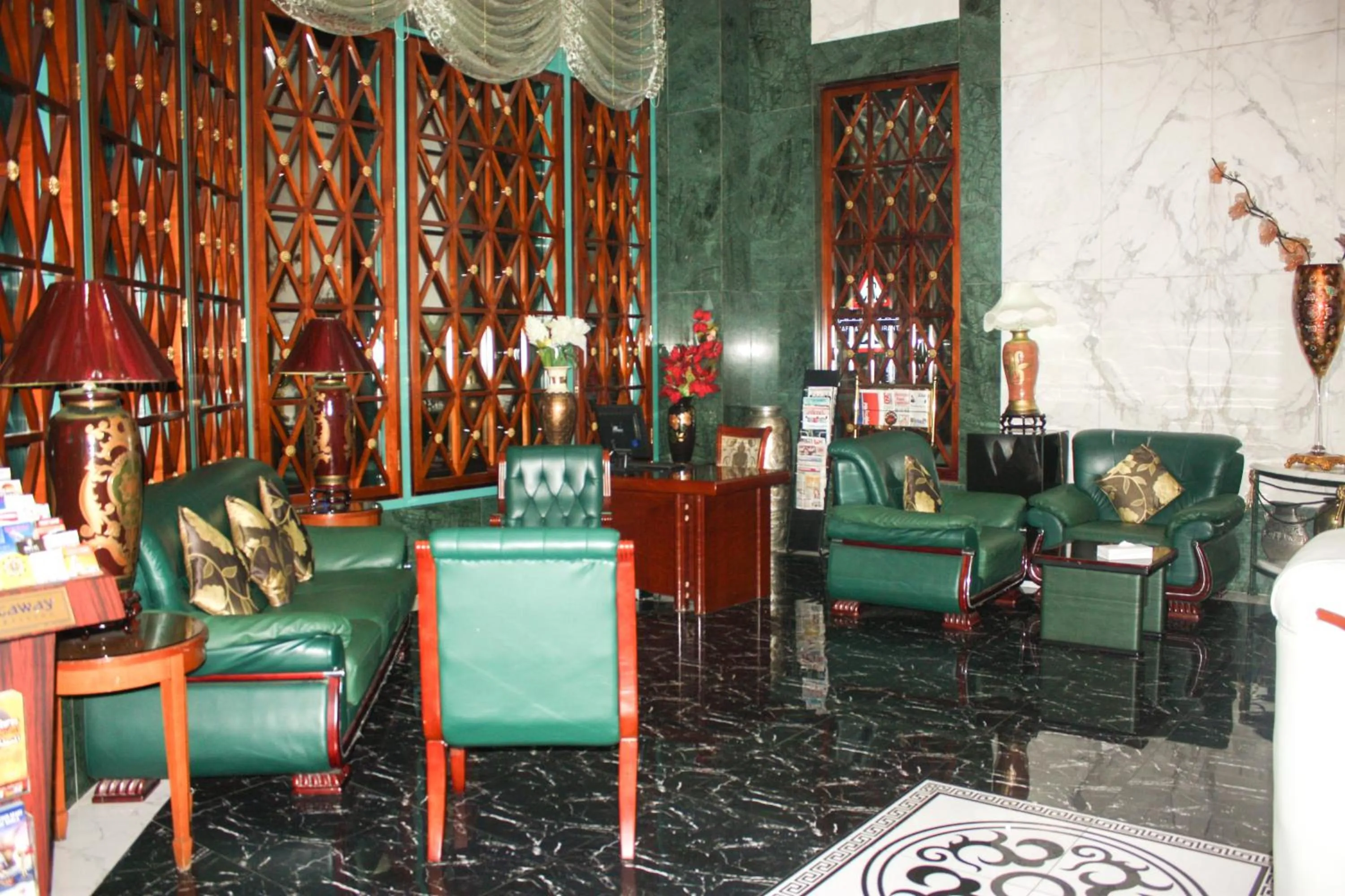 Lounge or bar in Grand Mayfair Hotel