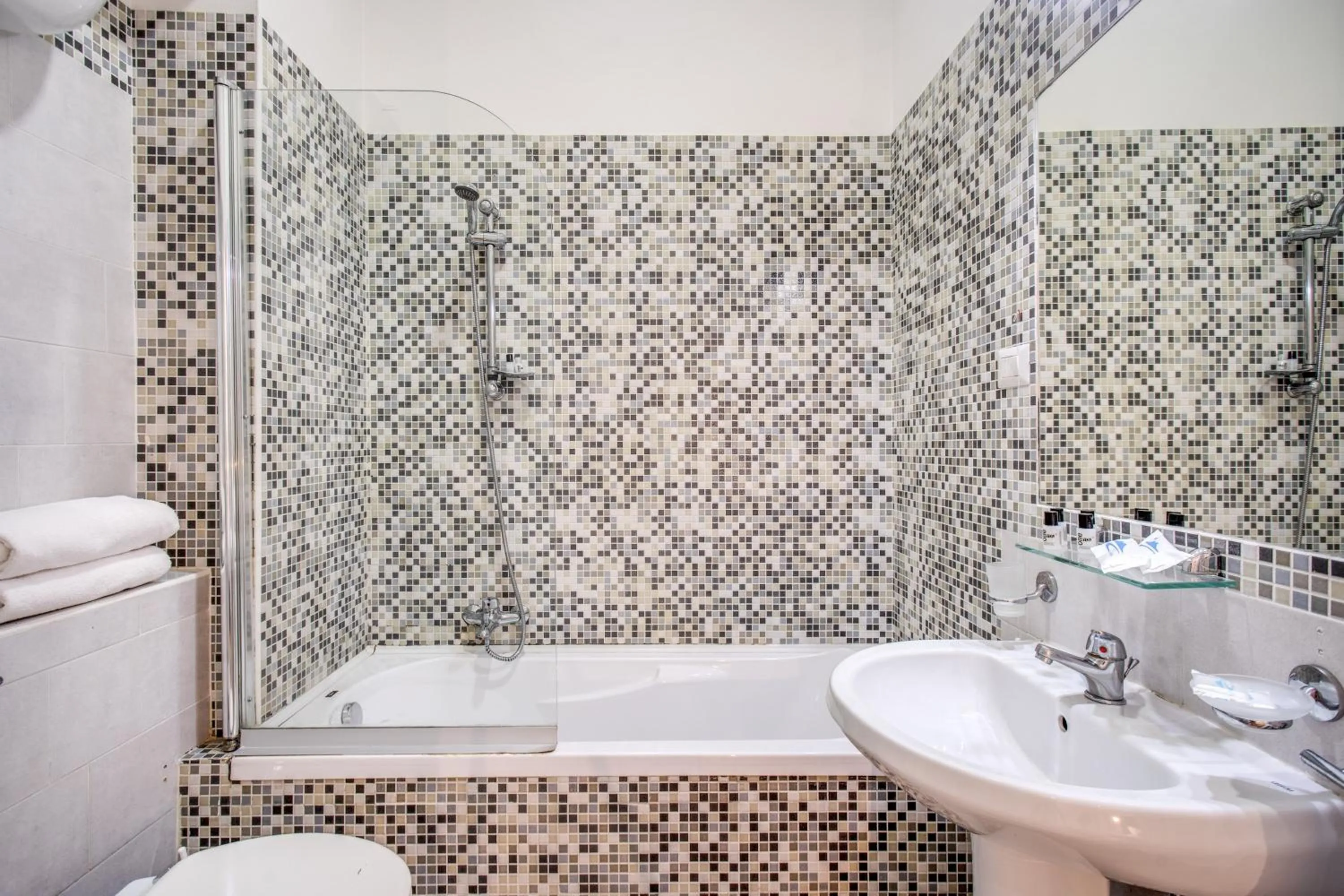 Bathroom in Napoli's Gold