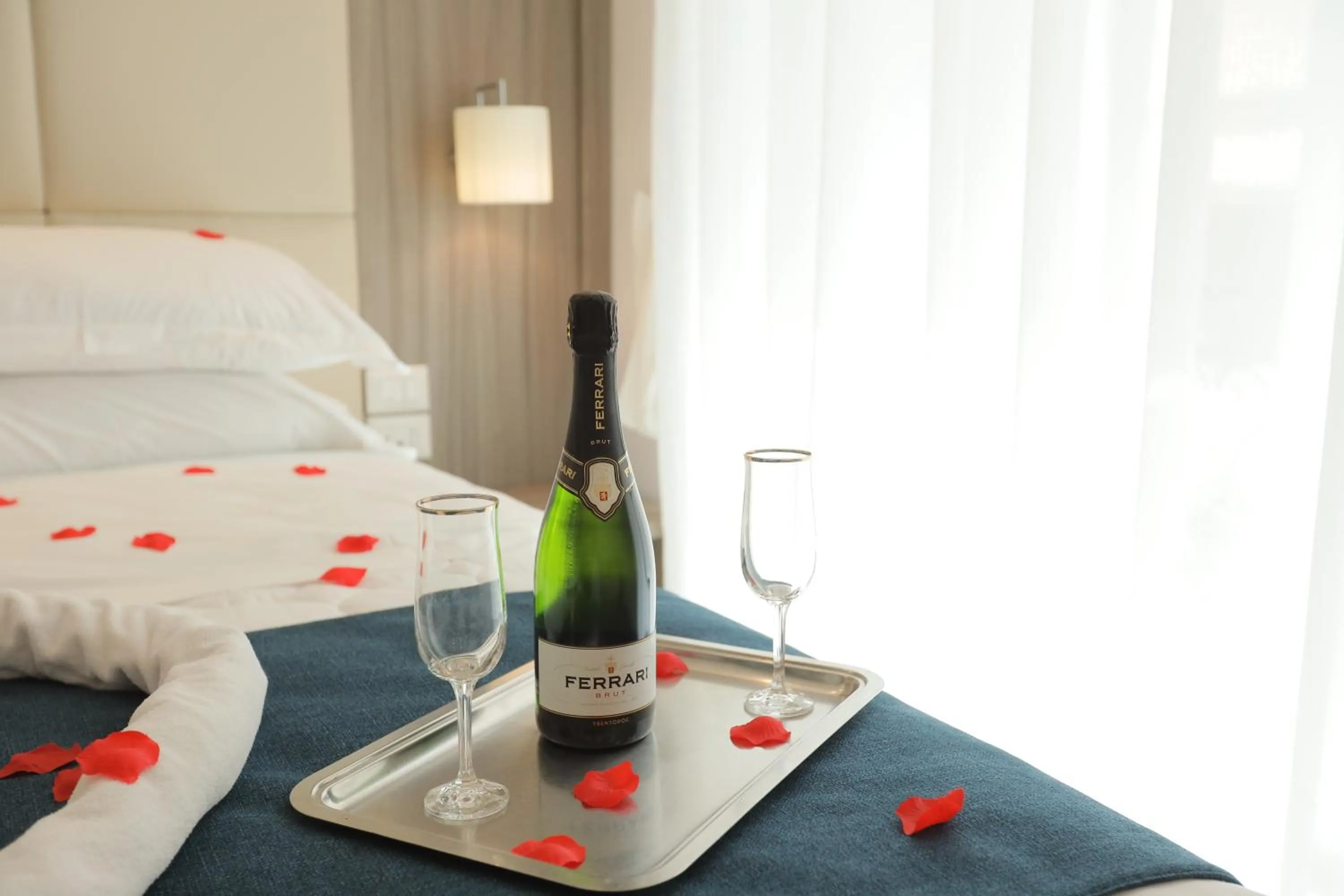 Bedroom, Bed in Napoli's Gold