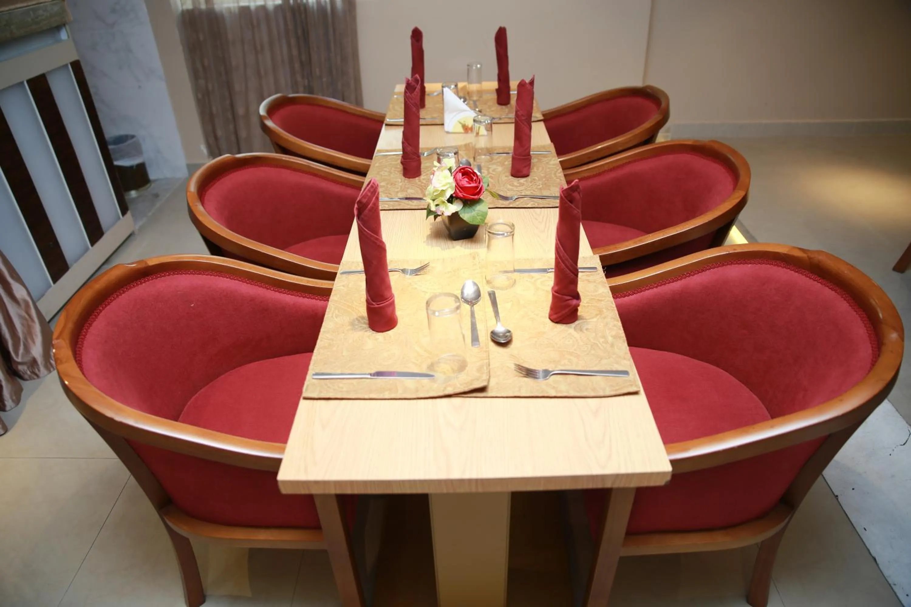 Restaurant/places to eat in Versailles by Vieras Hotel