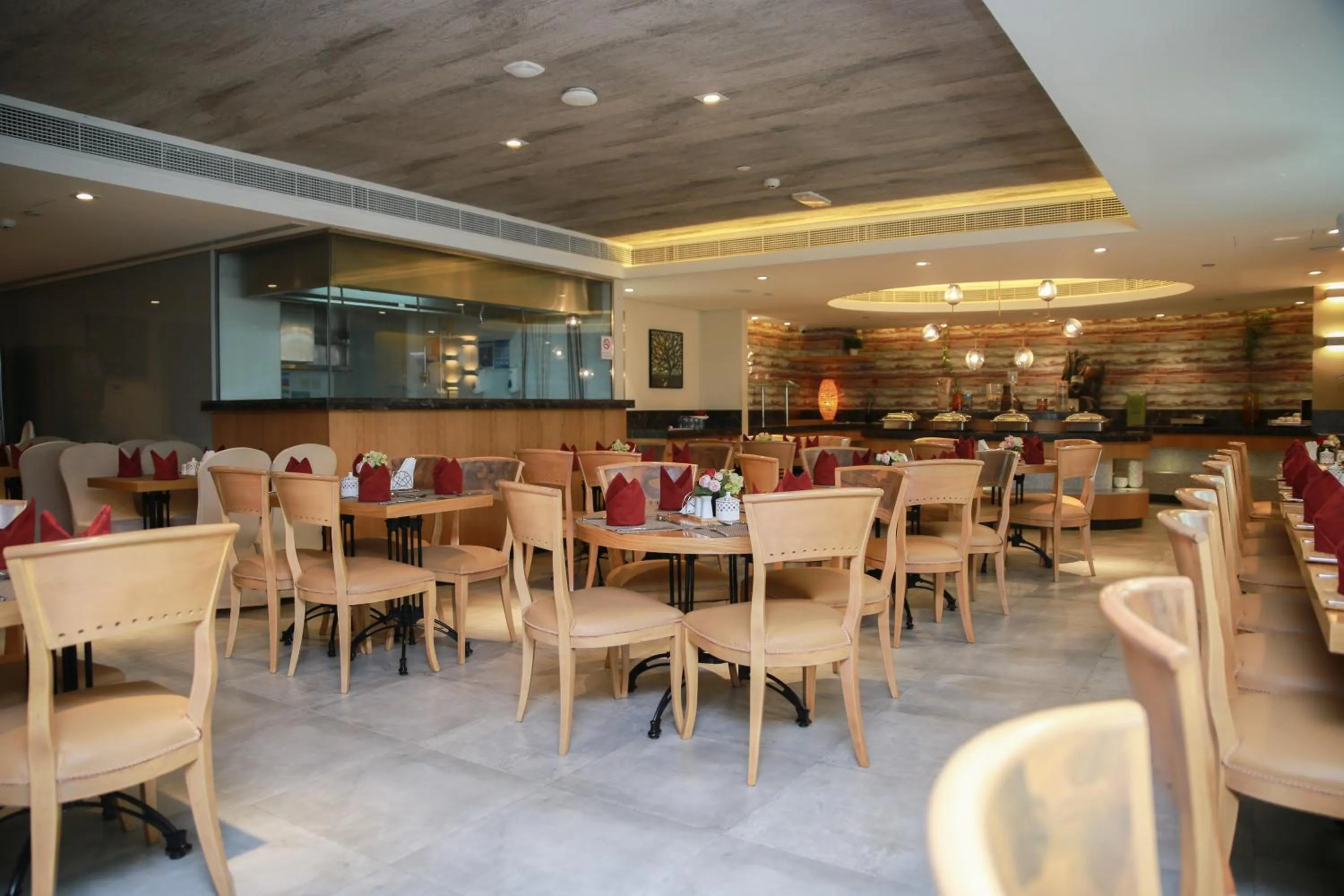 Restaurant/places to eat in Versailles by Vieras Hotel