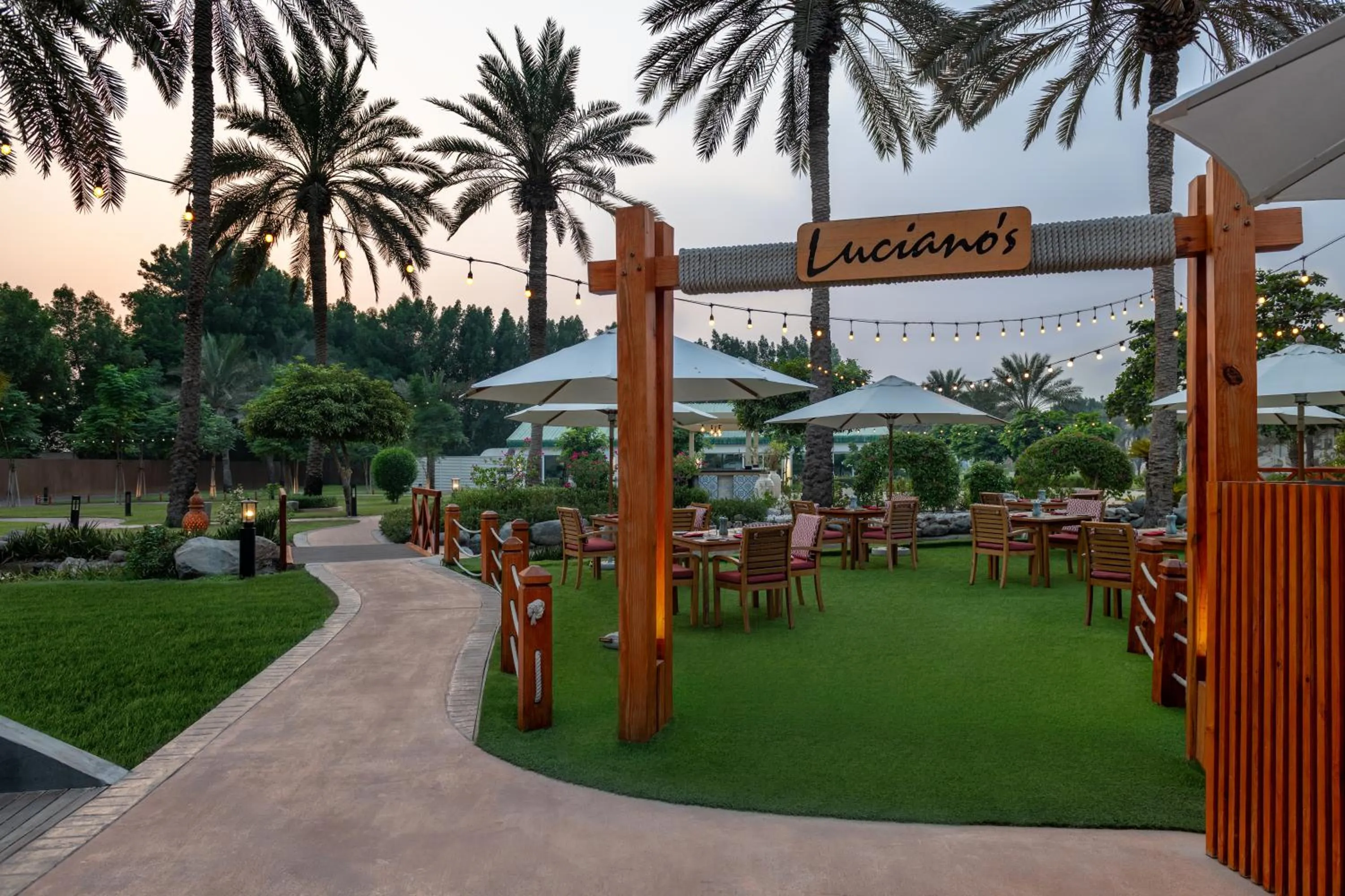 Restaurant/places to eat in Al Habtoor Grand Resort, Autograph Collection