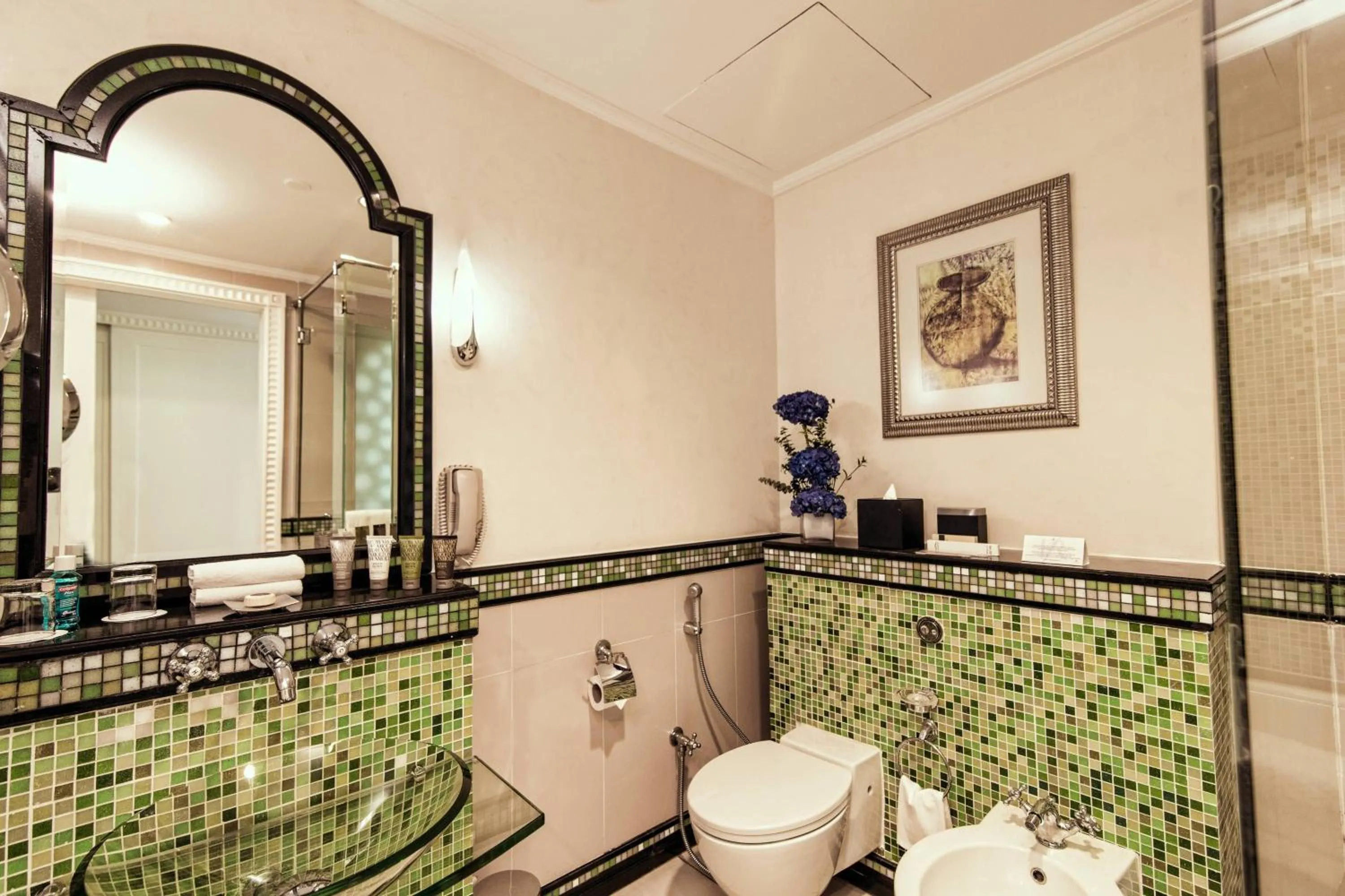 Bathroom in Al Habtoor Grand Resort, Autograph Collection