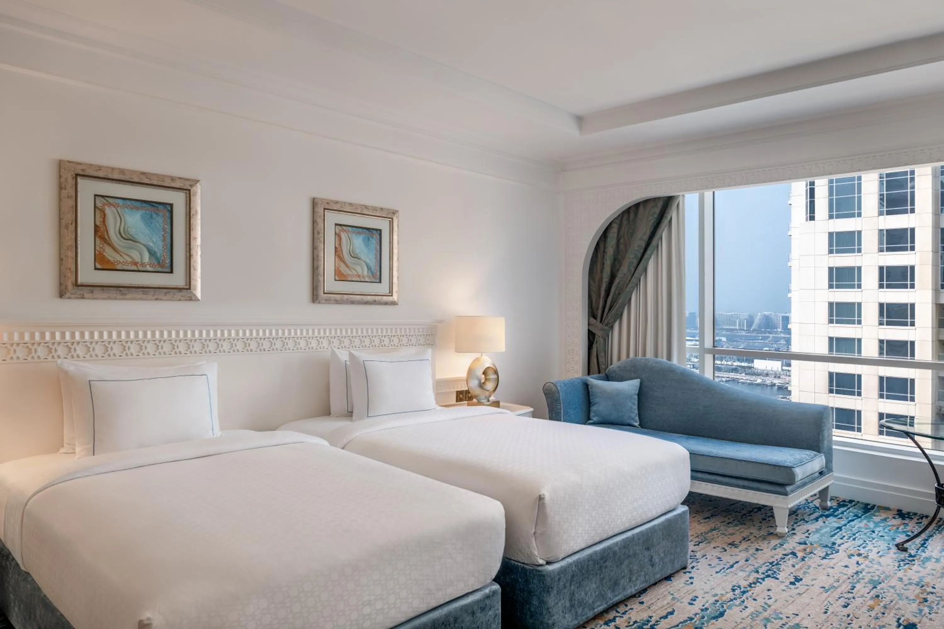 Bedroom, Bed in Al Habtoor Grand Resort, Autograph Collection