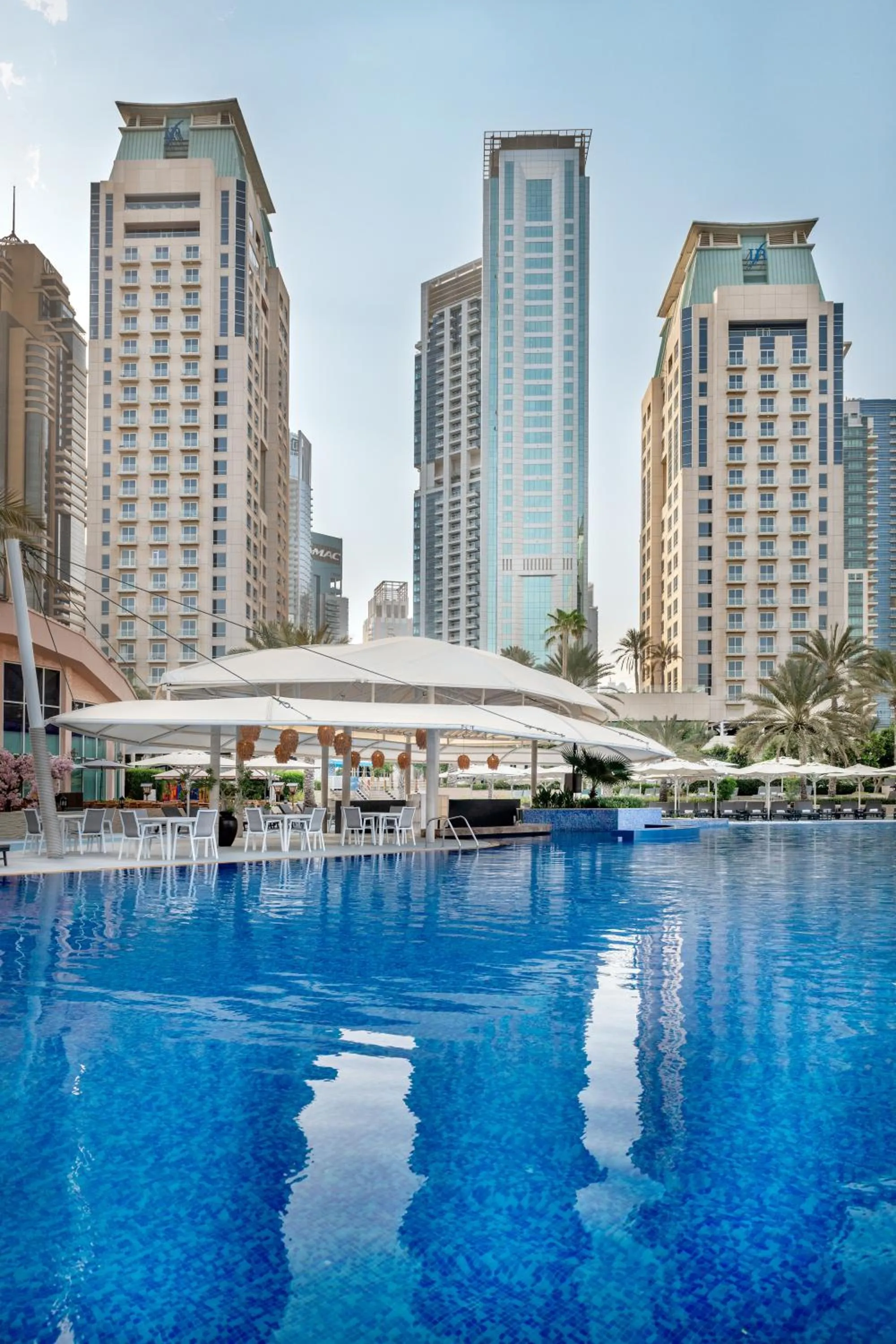 Restaurant/places to eat in Al Habtoor Grand Resort, Autograph Collection