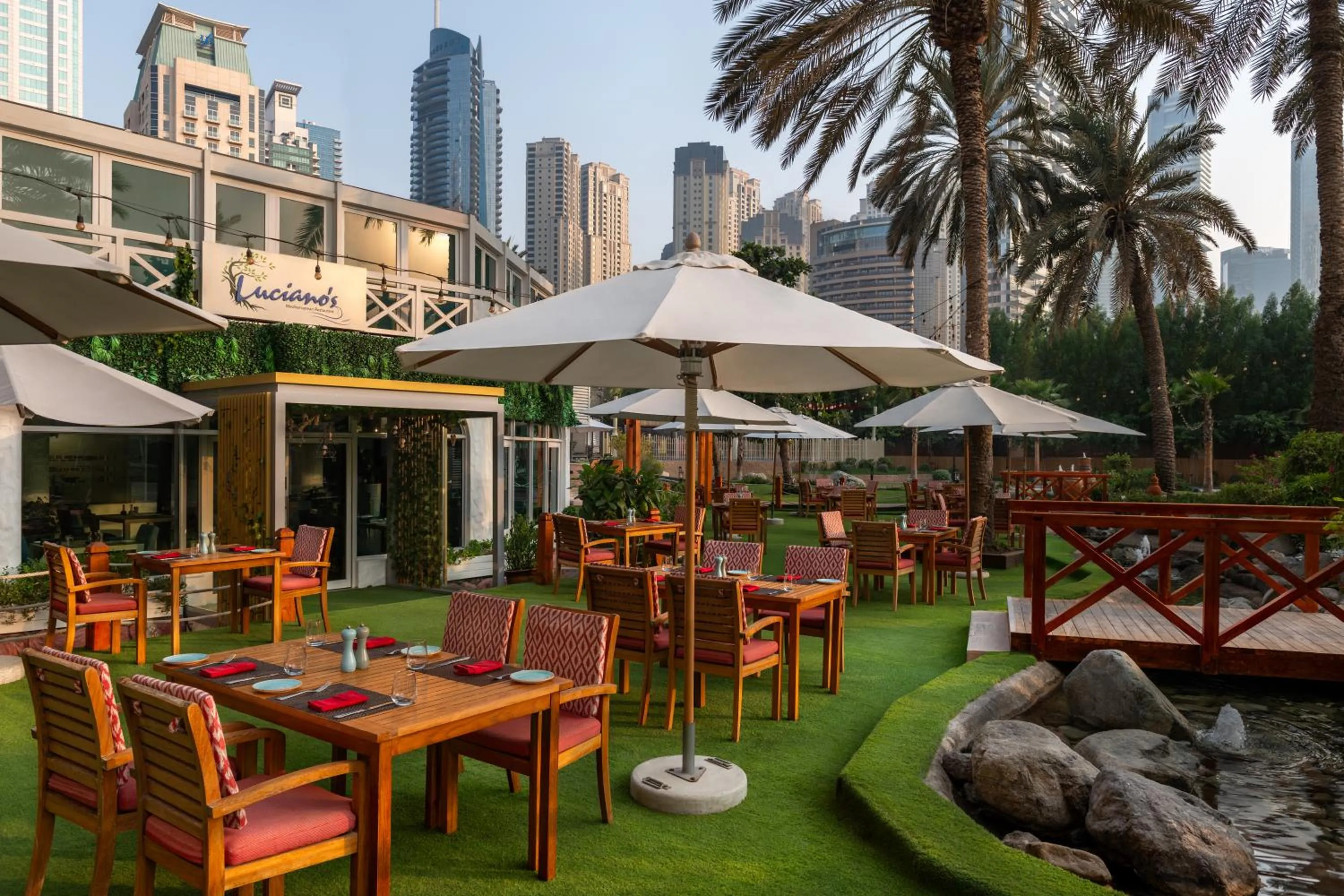 Restaurant/places to eat in Al Habtoor Grand Resort, Autograph Collection