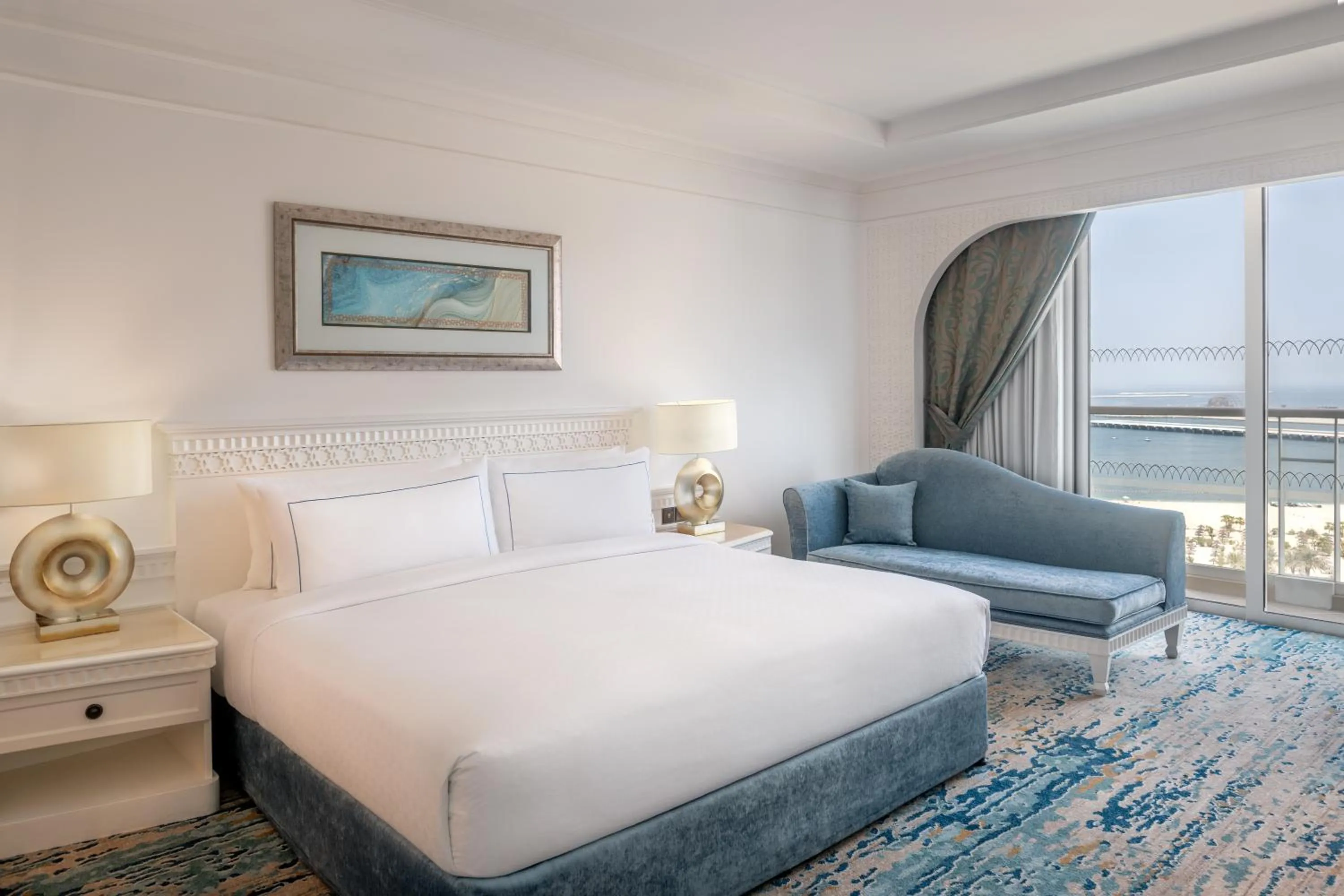 Bedroom, Bed in Al Habtoor Grand Resort, Autograph Collection