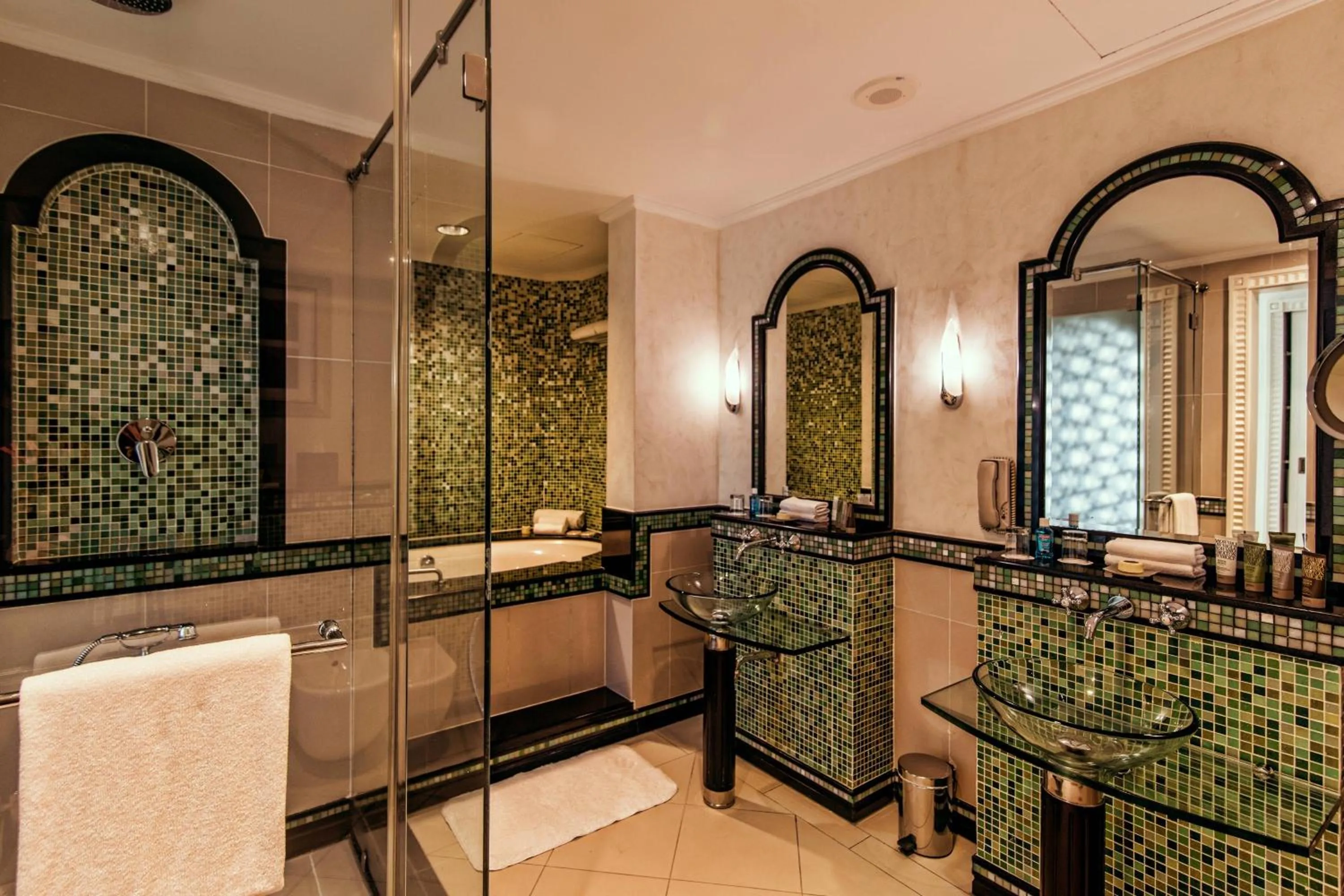 Bathroom in Al Habtoor Grand Resort, Autograph Collection