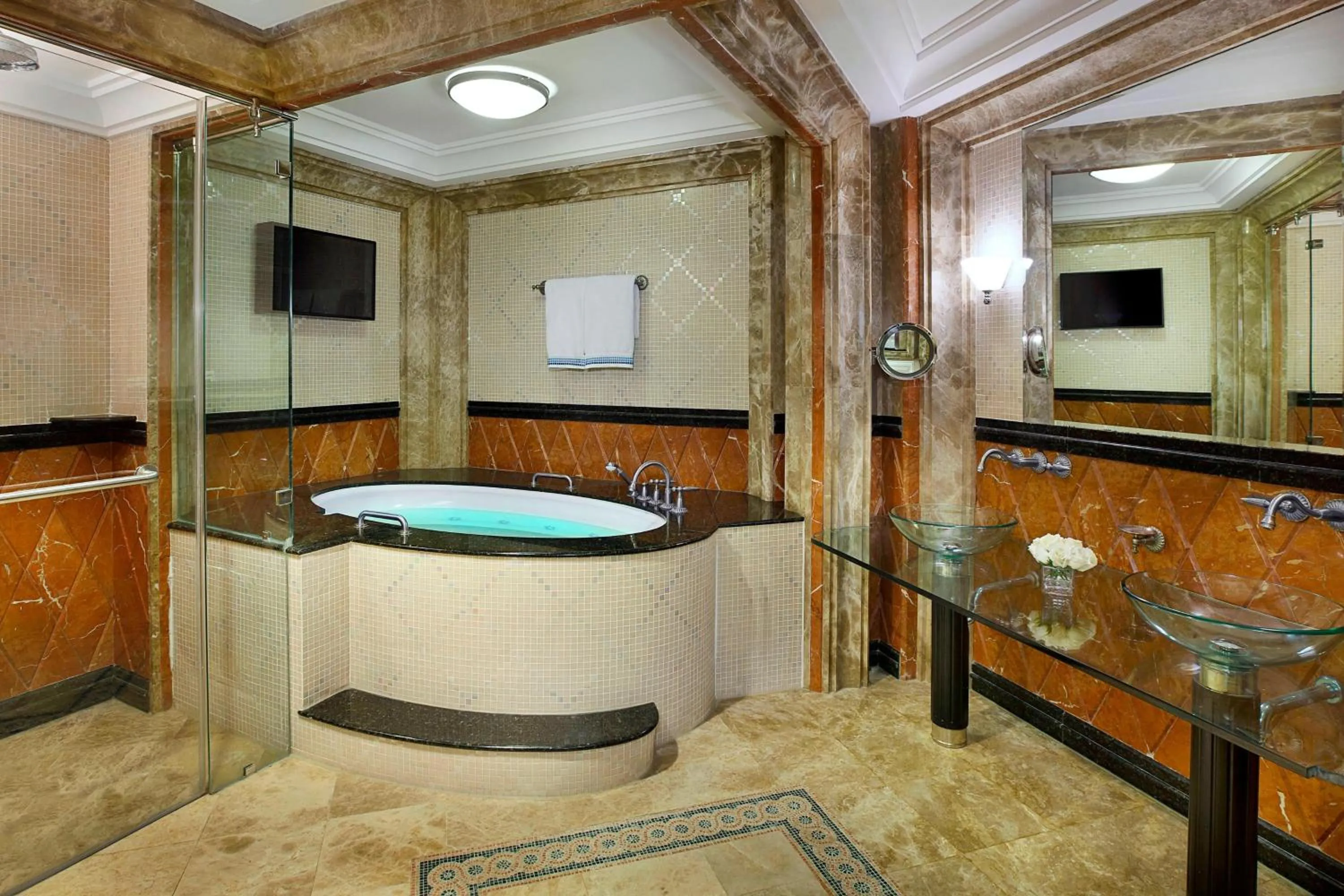 Bathroom in Al Habtoor Grand Resort, Autograph Collection