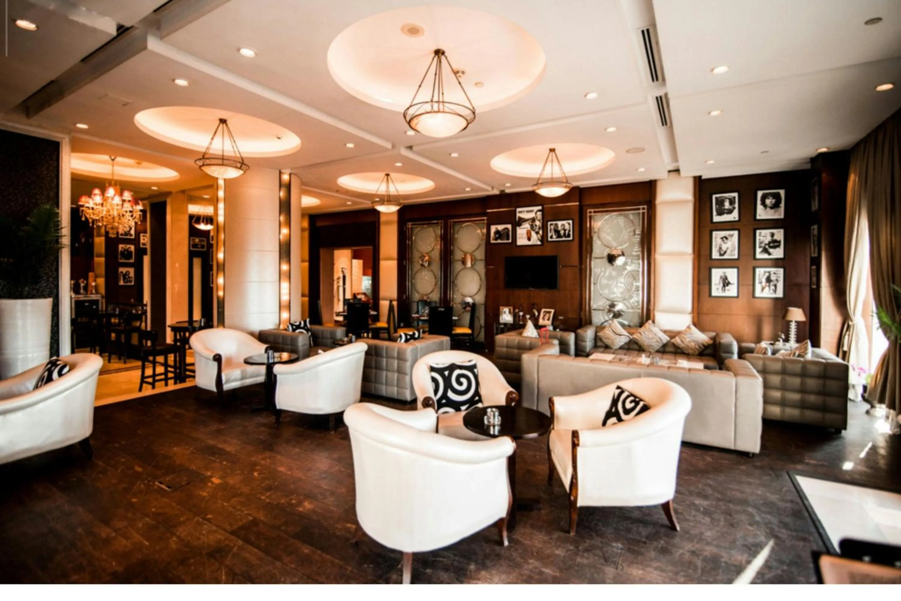 Lounge or bar in Al Habtoor Grand Resort, Autograph Collection
