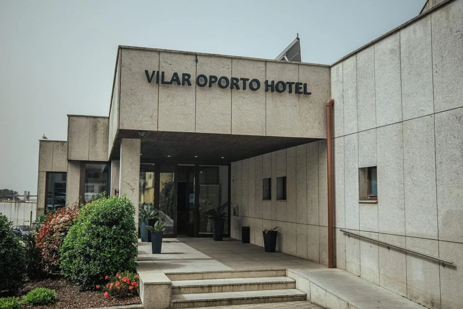 Facade/entrance in Vilar Oporto Hotel