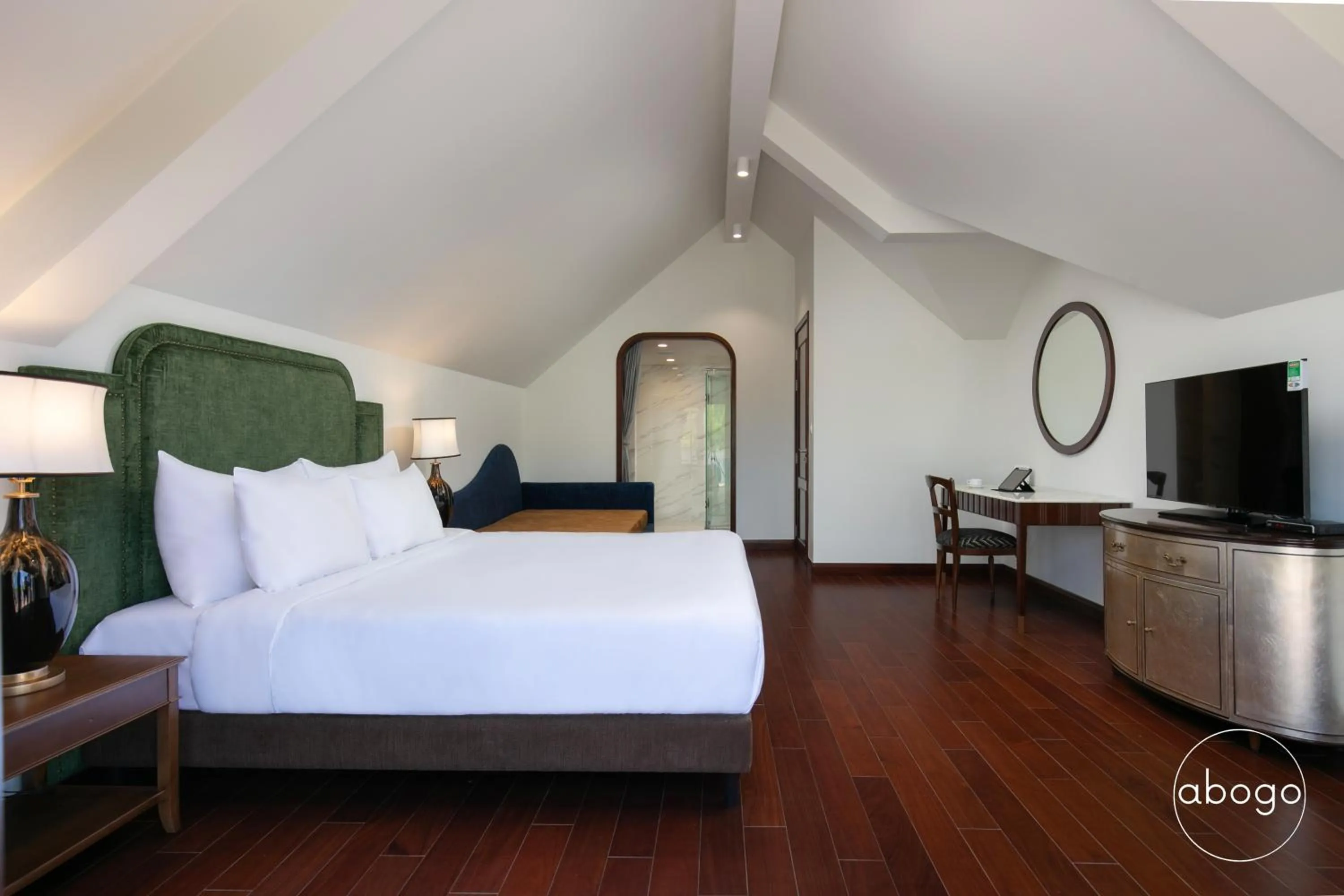 Communal lounge/ TV room in Abogo Resort Villas Luxury Da Nang